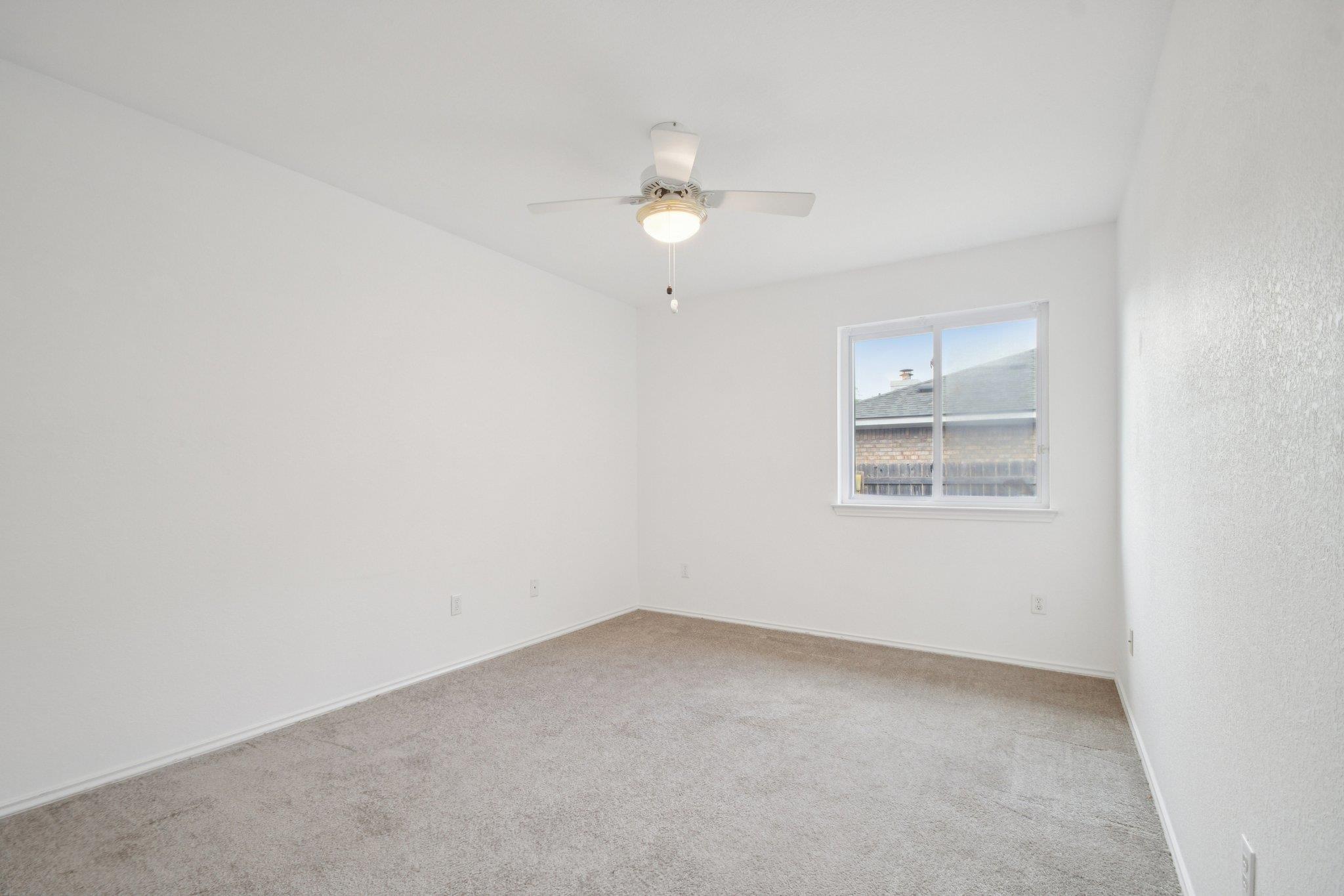 1300 Leah Ln, Round Rock, TX 78665