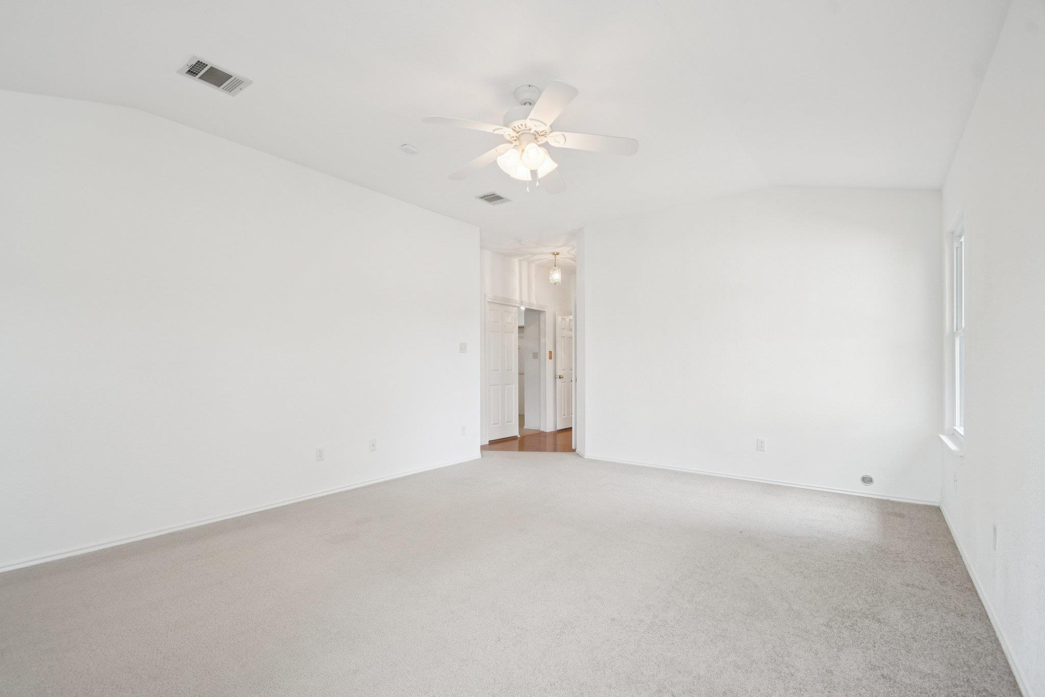 1300 Leah Ln, Round Rock, TX 78665