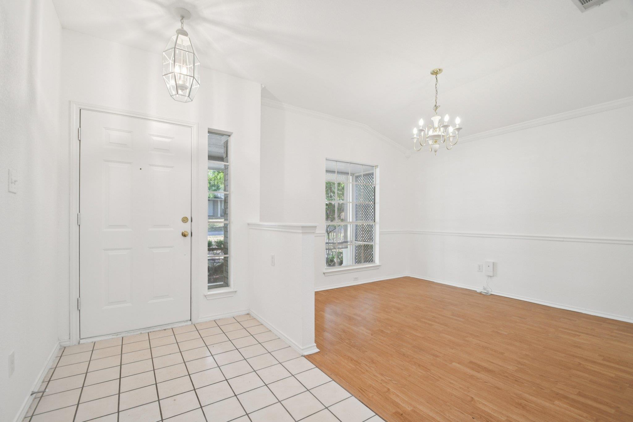 1300 Leah Ln, Round Rock, TX 78665