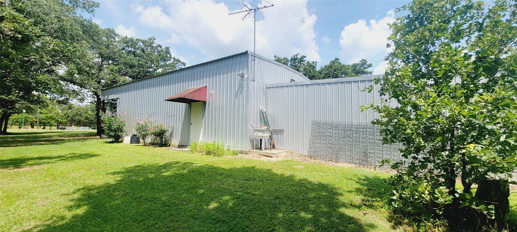 3321 County Road 457, Thorndale, TX 76577