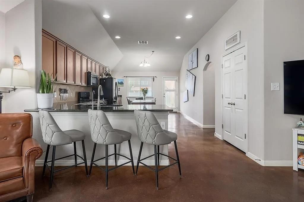 205 Field Corn Ln, San Marcos, TX 78666