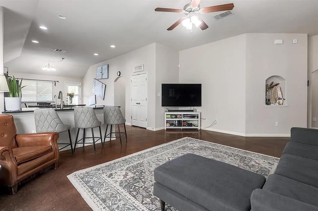 205 Field Corn Ln, San Marcos, TX 78666