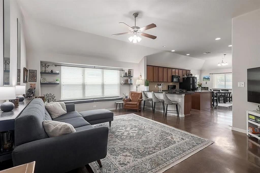 205 Field Corn Ln, San Marcos, TX 78666