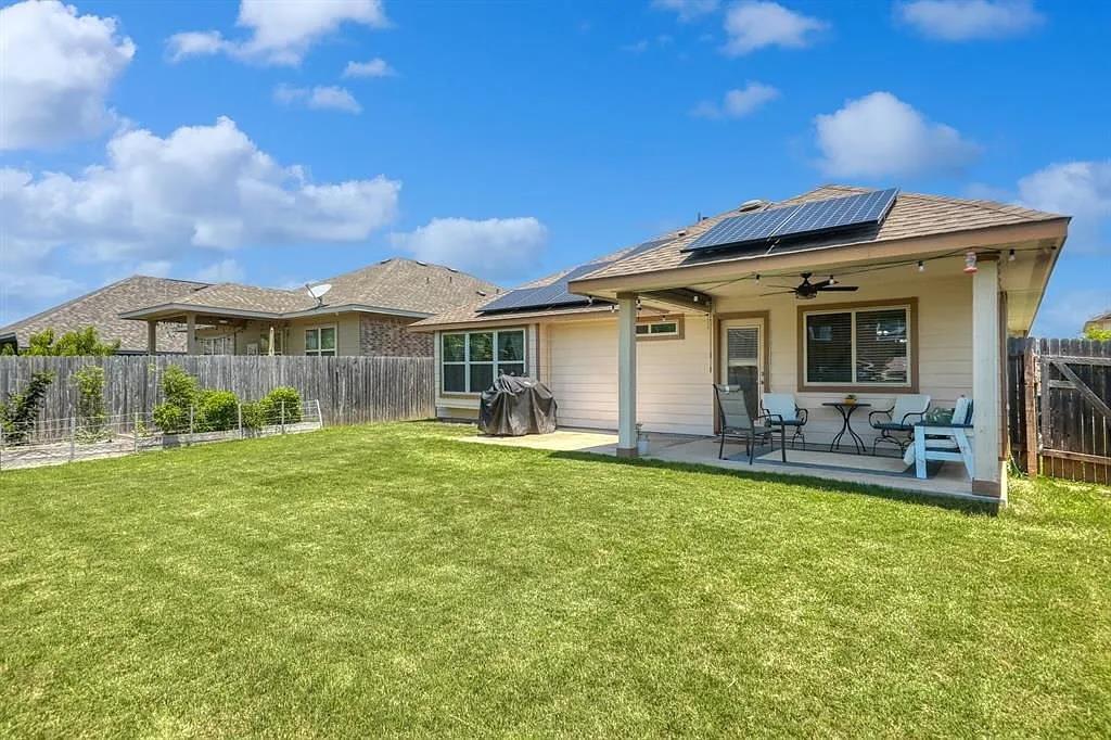 205 Field Corn Ln, San Marcos, TX 78666