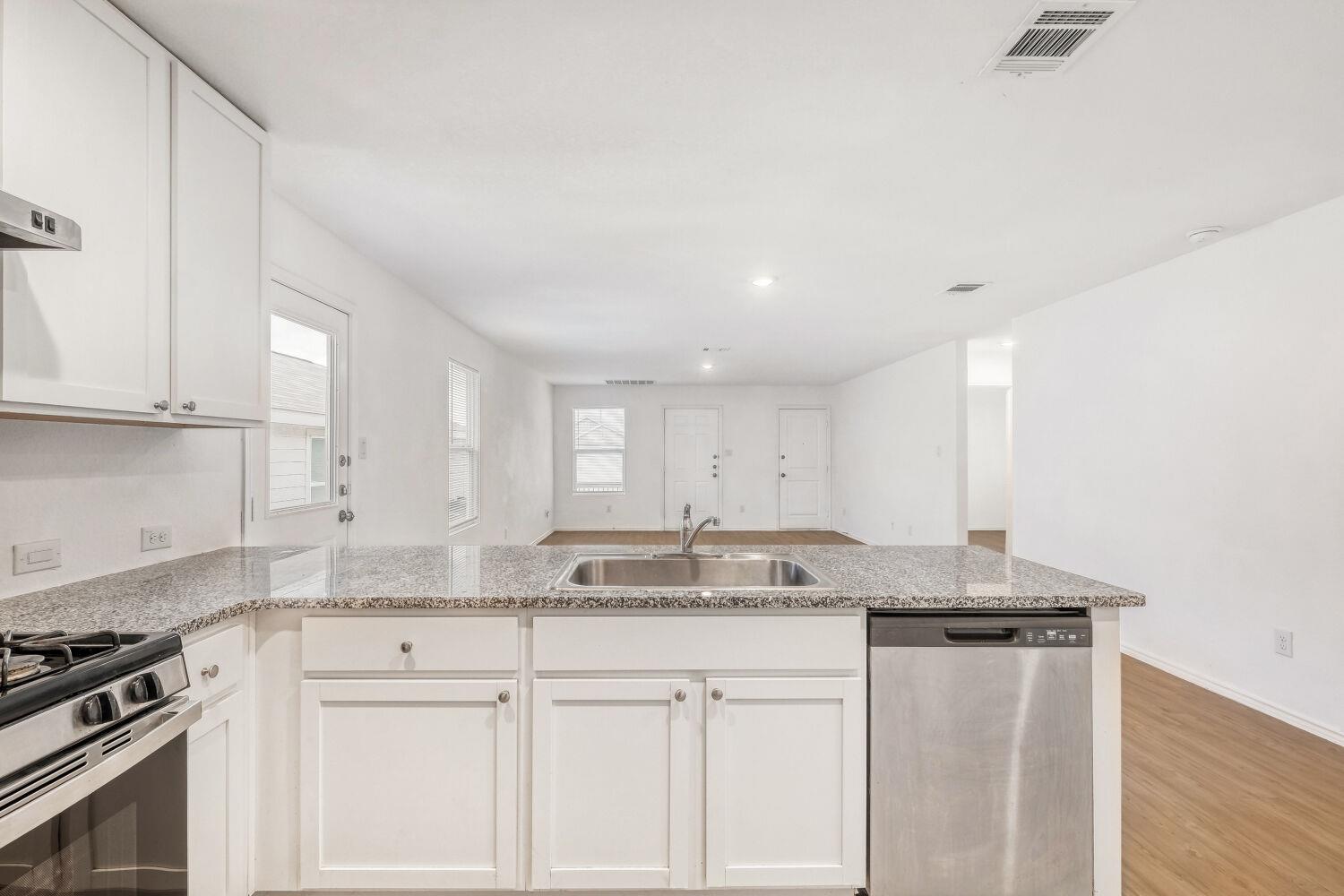 7102 Satellite Way, San Antonio, TX 78252