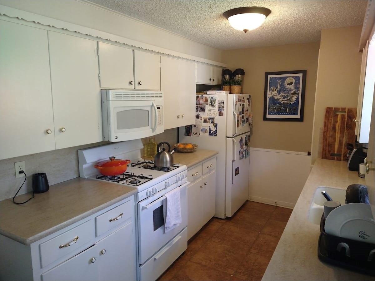 1002 Colony North Dr, Austin, TX 78758