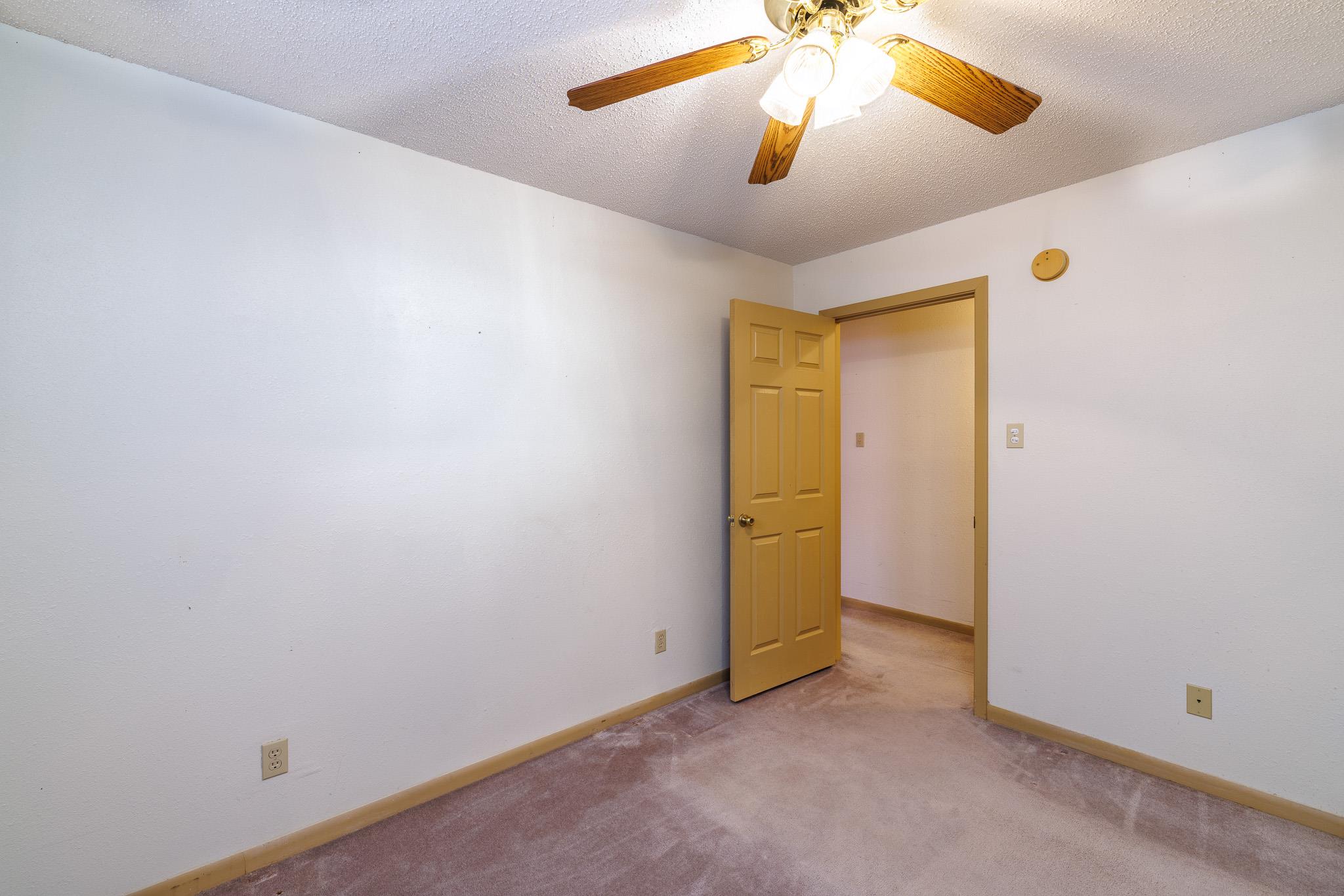 806 Saint Michael St, Gonzales, TX 78629