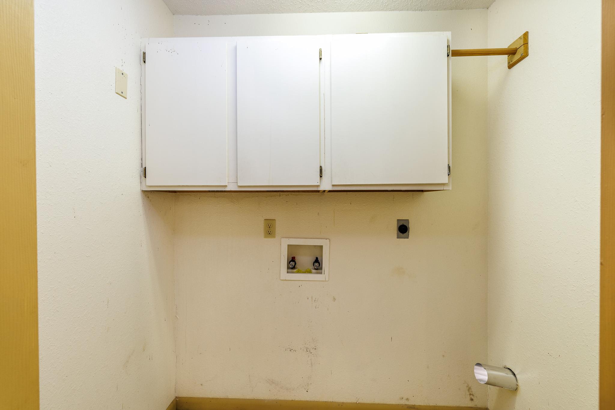 806 Saint Michael St, Gonzales, TX 78629