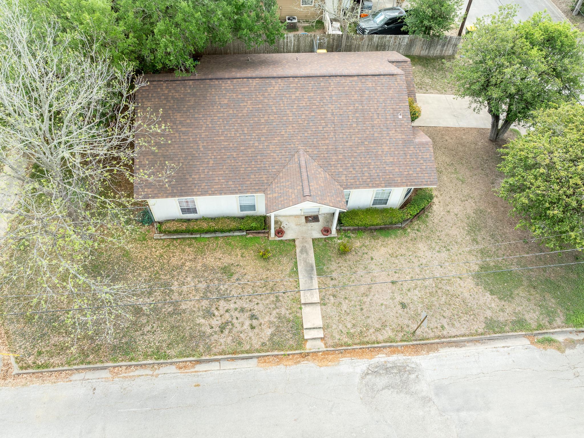 806 Saint Michael St, Gonzales, TX 78629