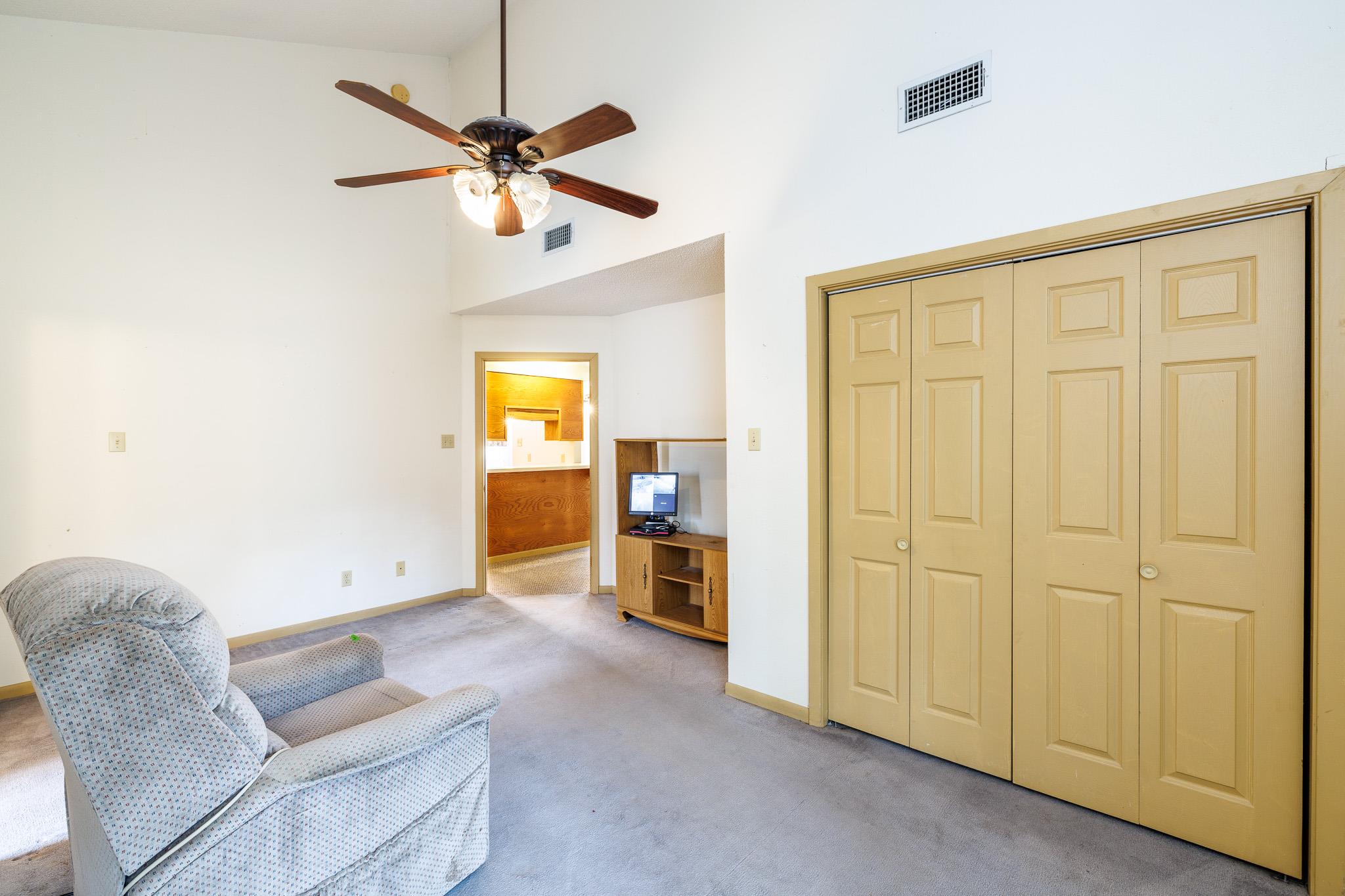 806 Saint Michael St, Gonzales, TX 78629