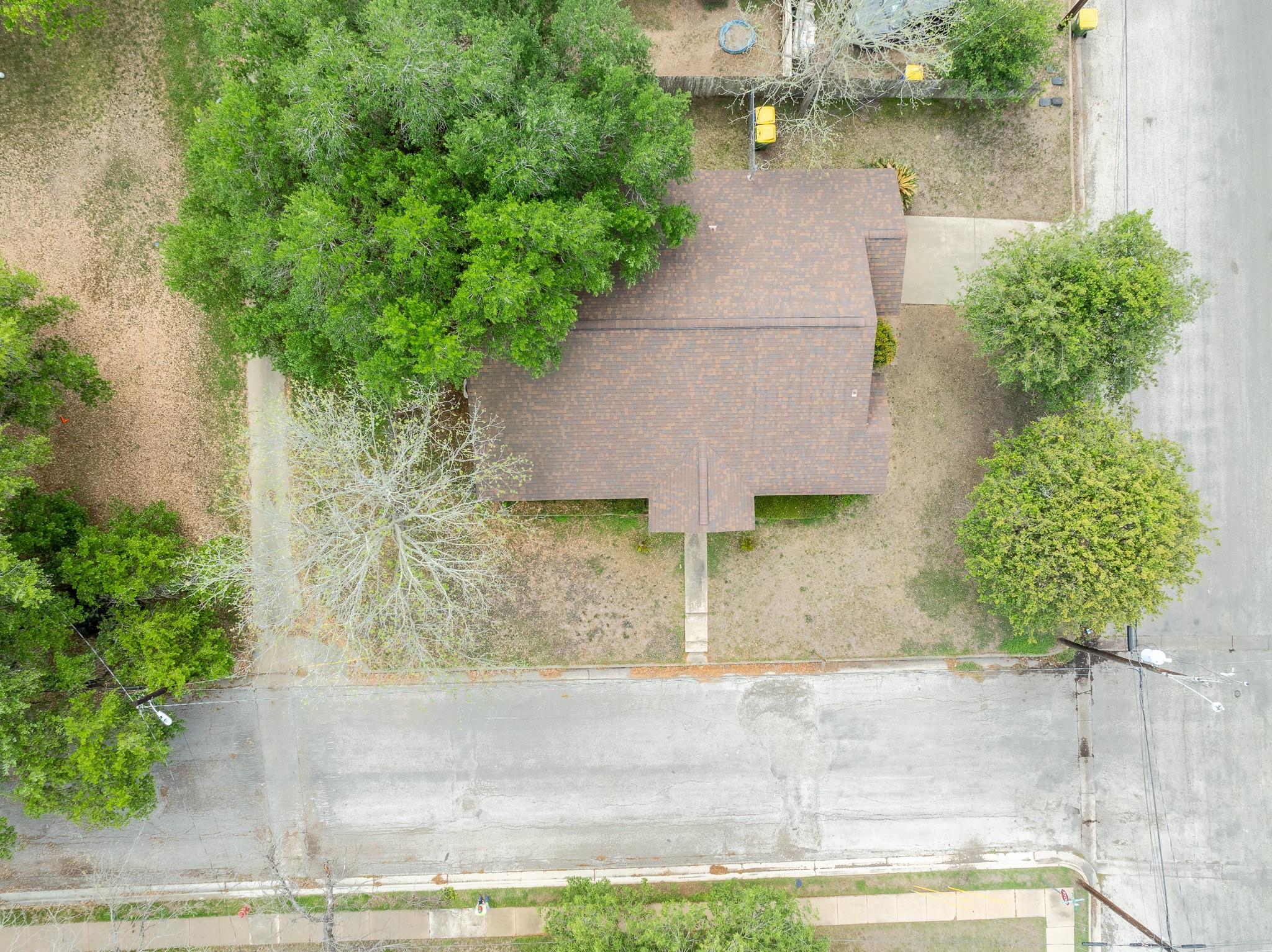 806 Saint Michael St, Gonzales, TX 78629