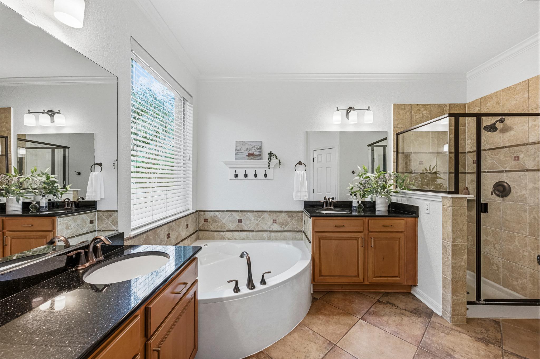 2128 Garlic Creek Dr, Buda, TX 78610