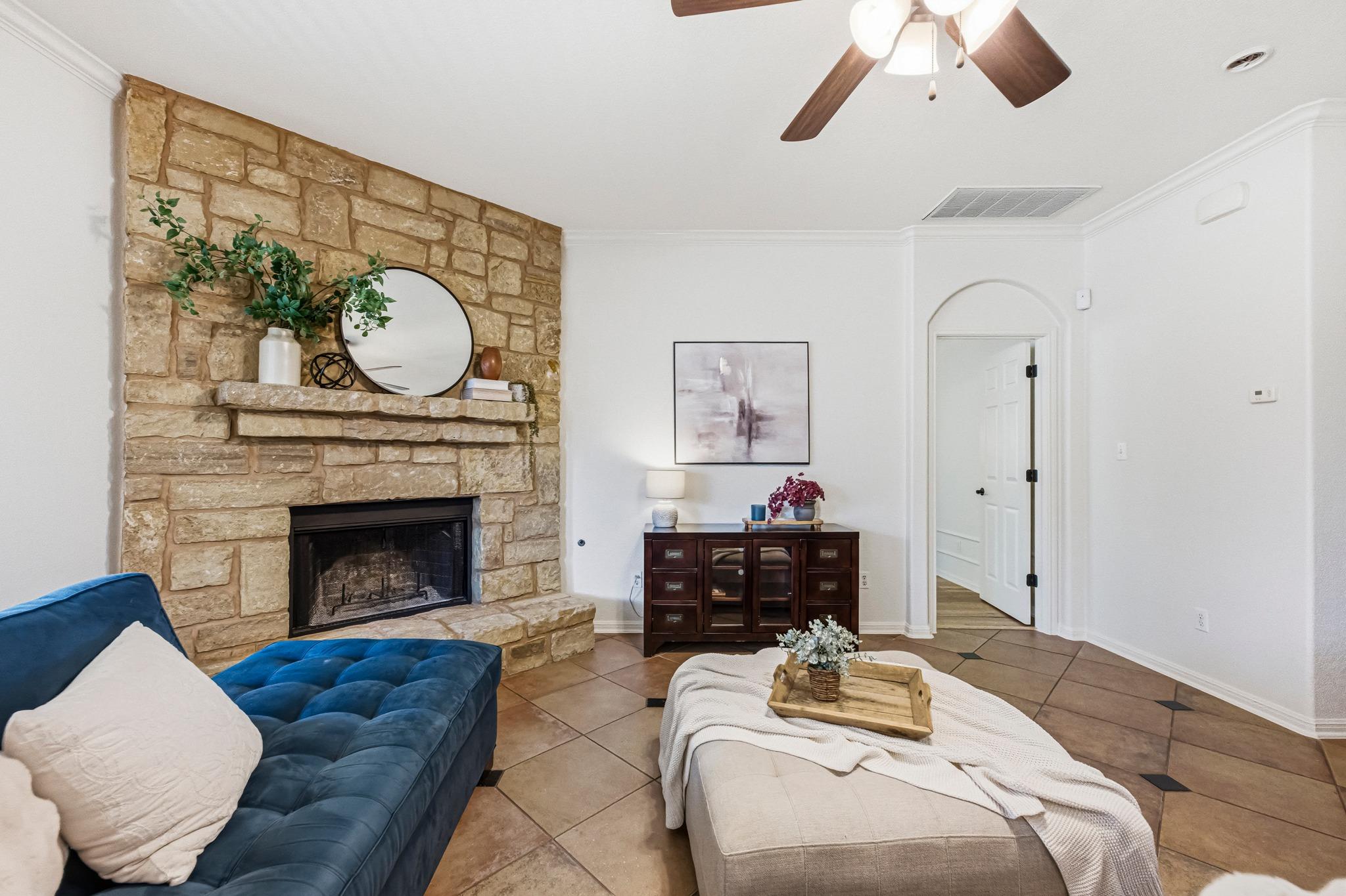 2128 Garlic Creek Dr, Buda, TX 78610