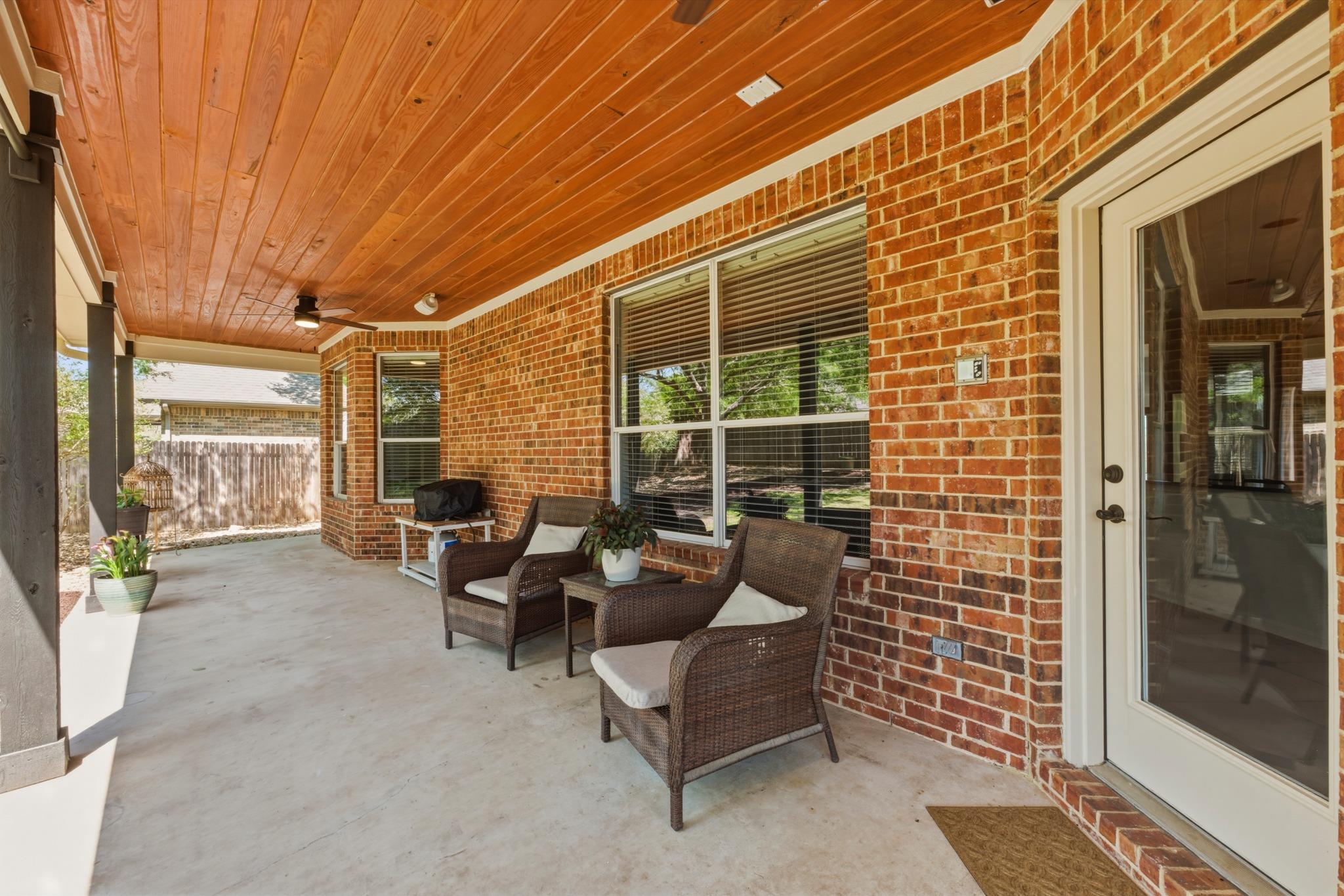 2128 Garlic Creek Dr, Buda, TX 78610