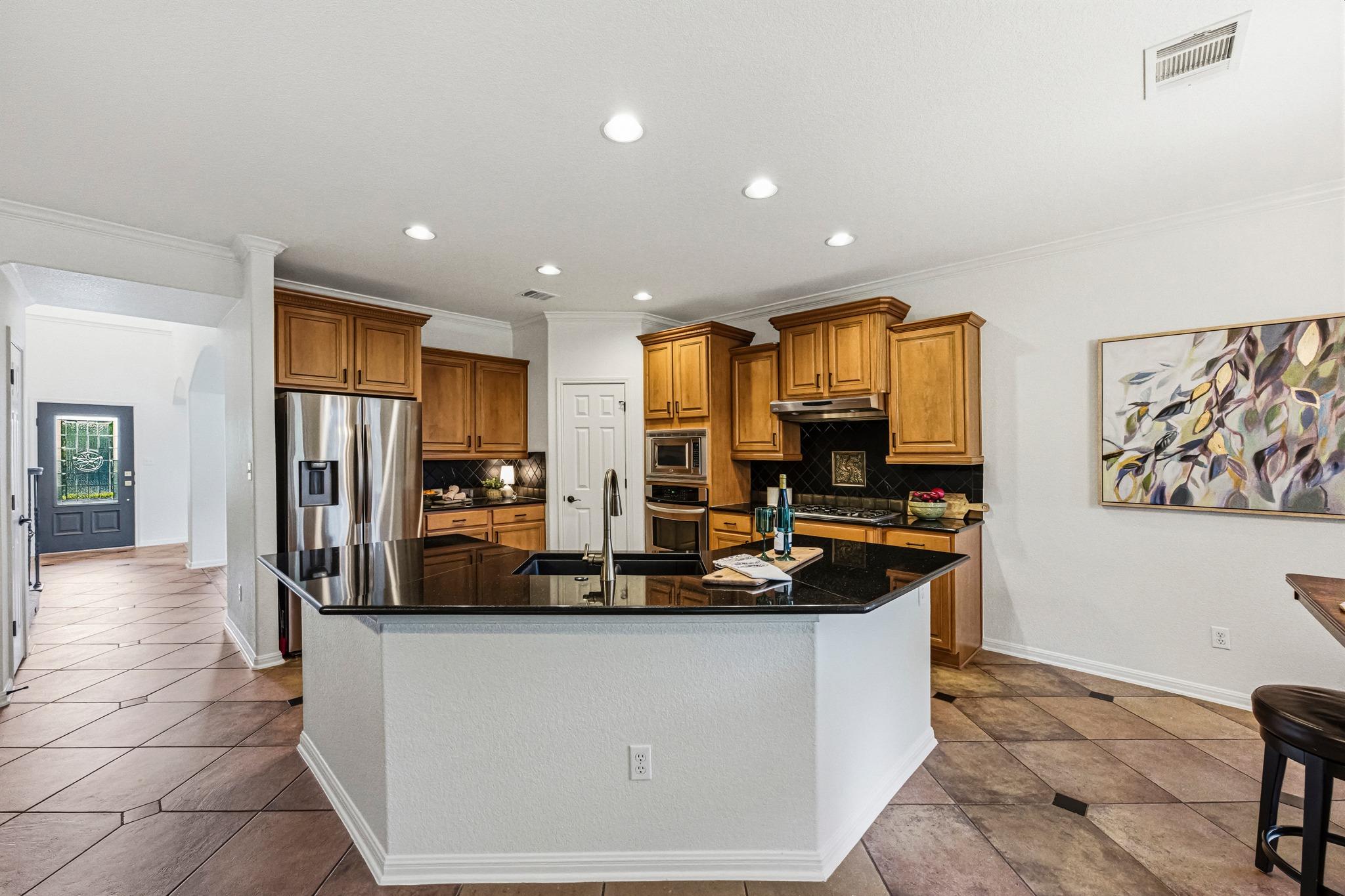 2128 Garlic Creek Dr, Buda, TX 78610