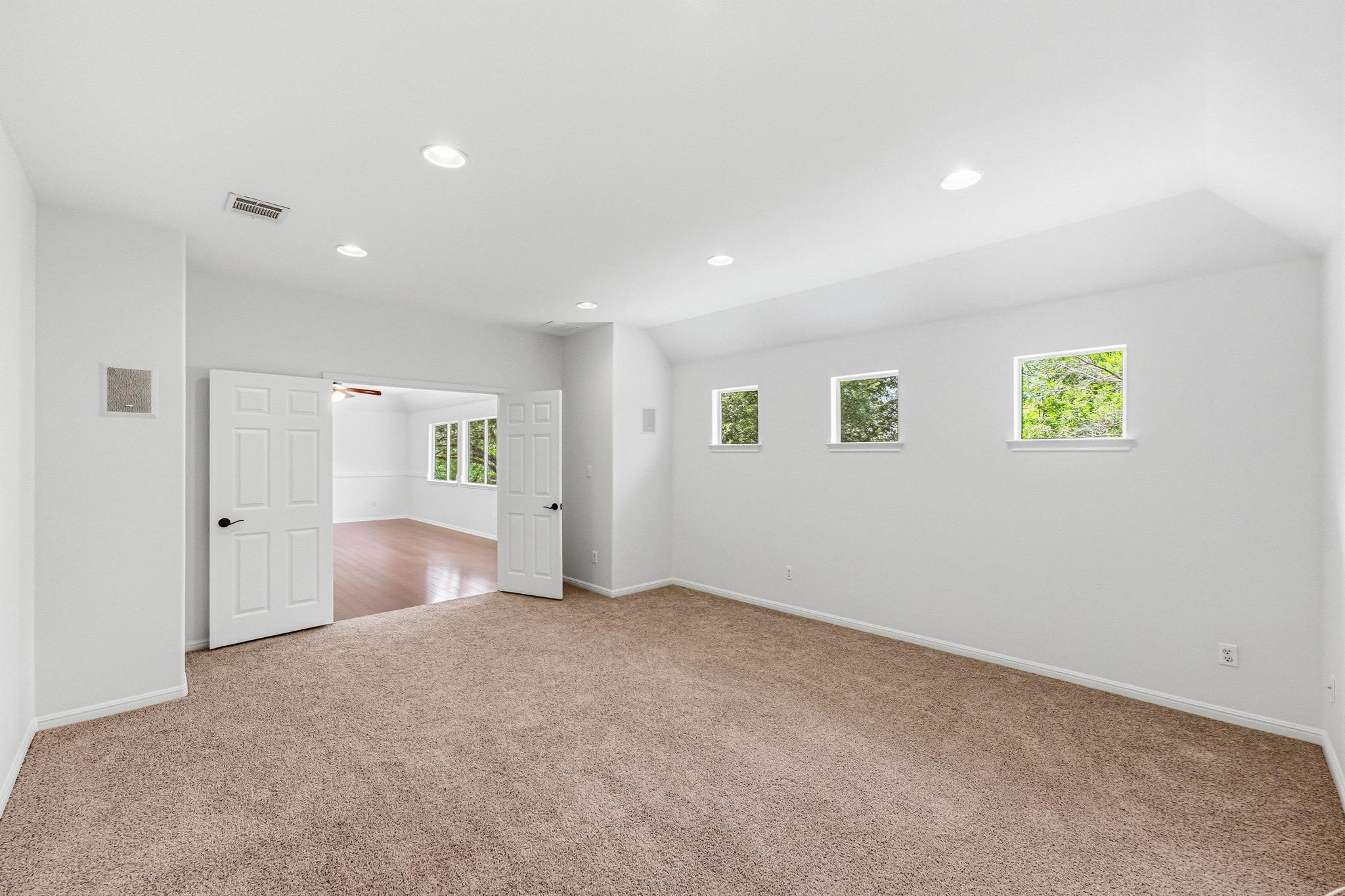 2128 Garlic Creek Dr, Buda, TX 78610