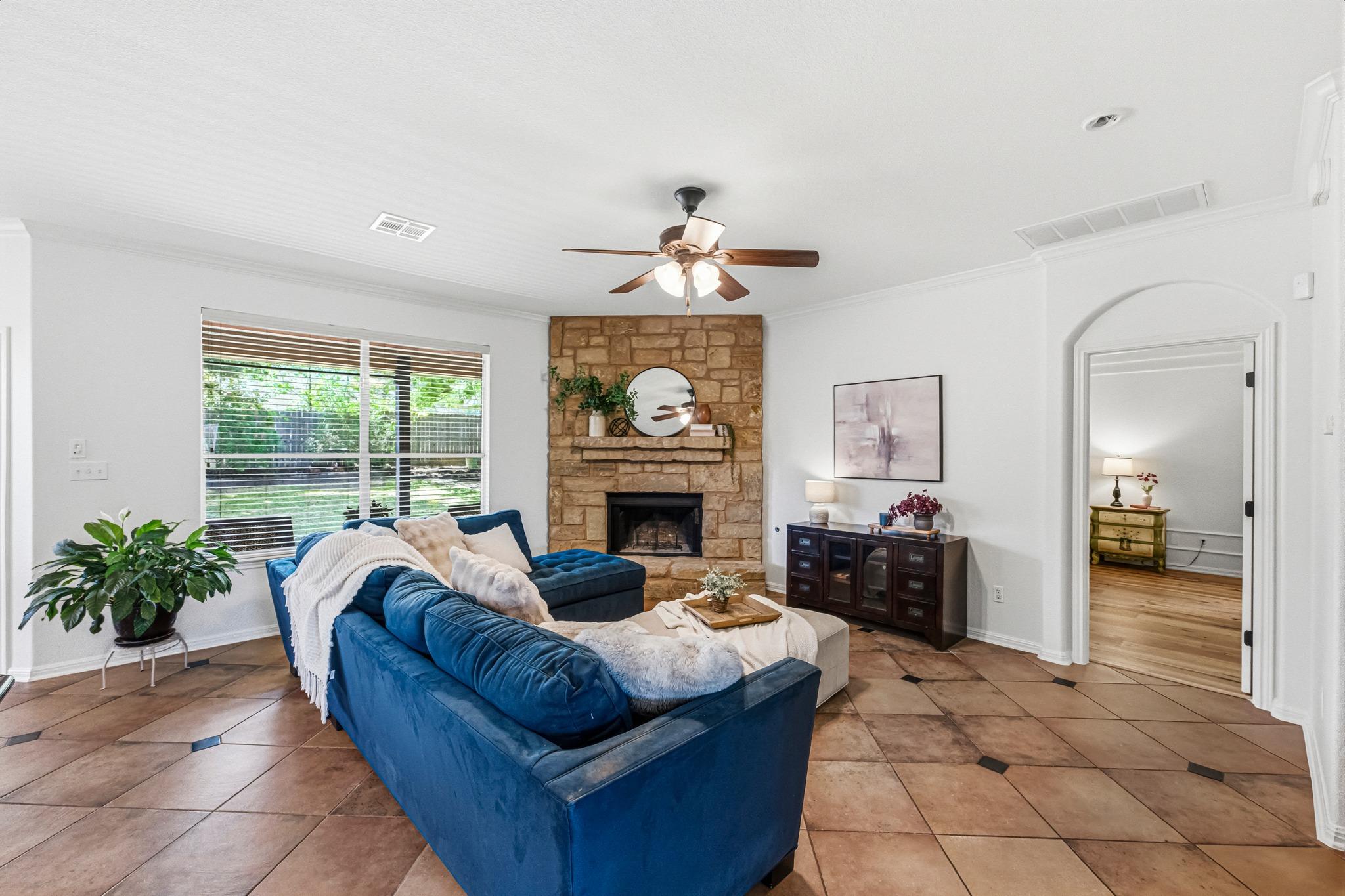 2128 Garlic Creek Dr, Buda, TX 78610