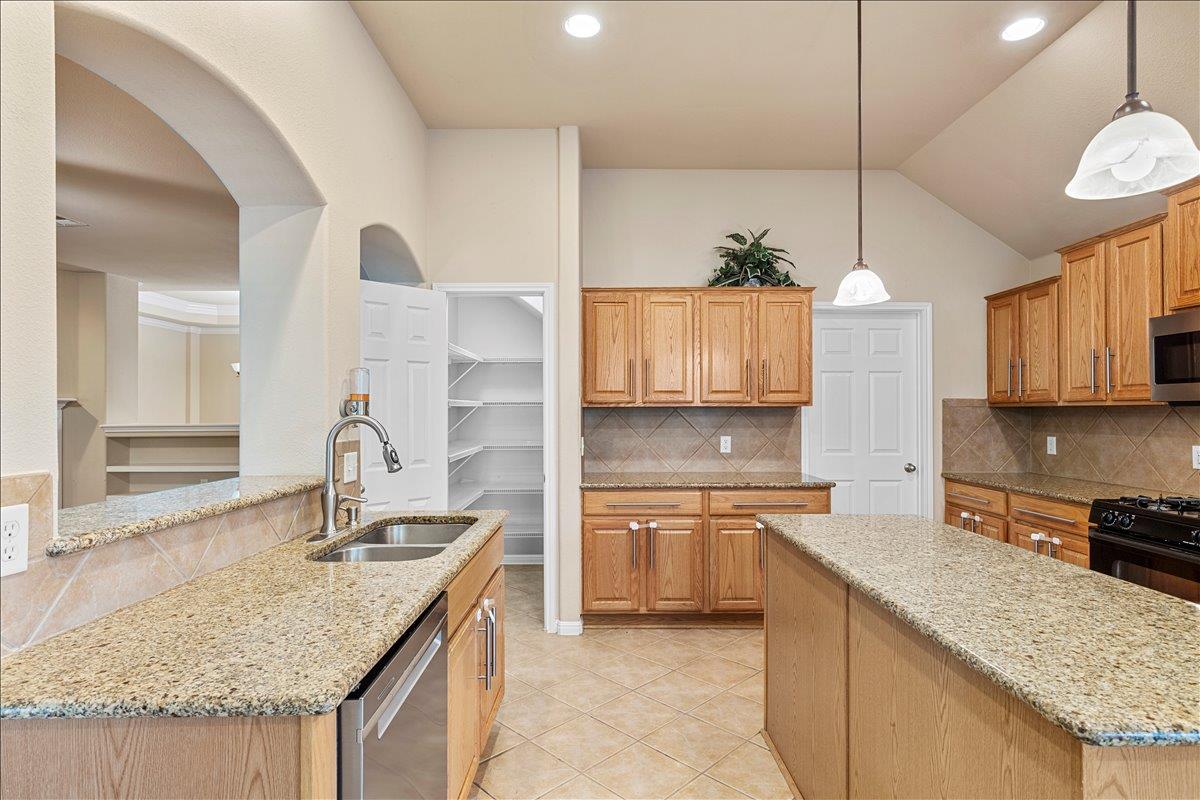 1503 E Park St, Cedar Park, TX 78613