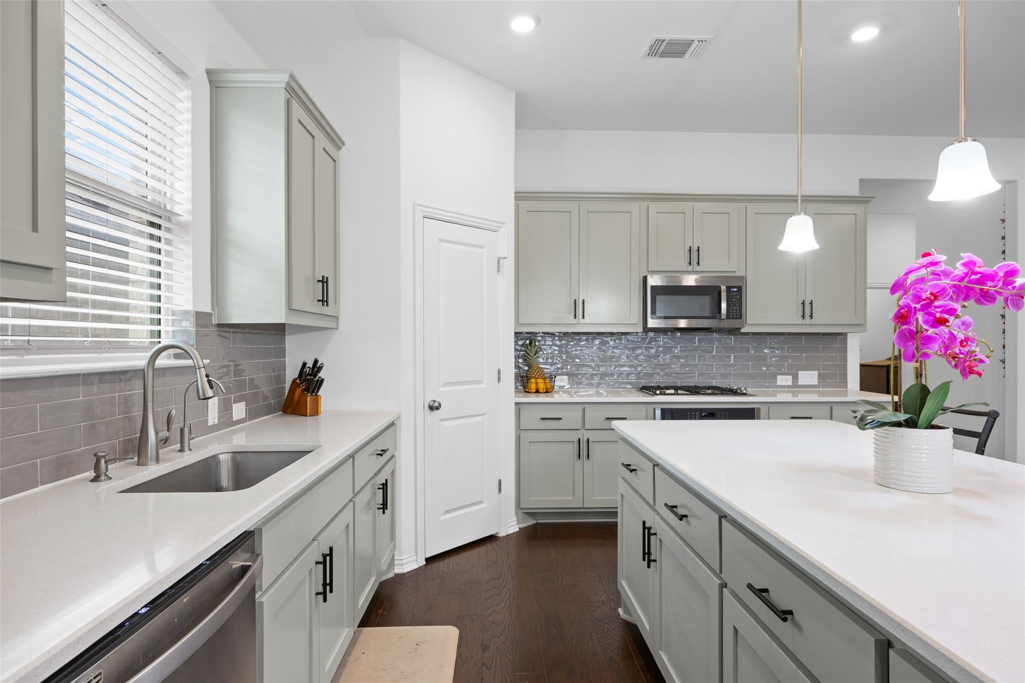 303 Eagle Ford Dr, Kyle, TX 78640