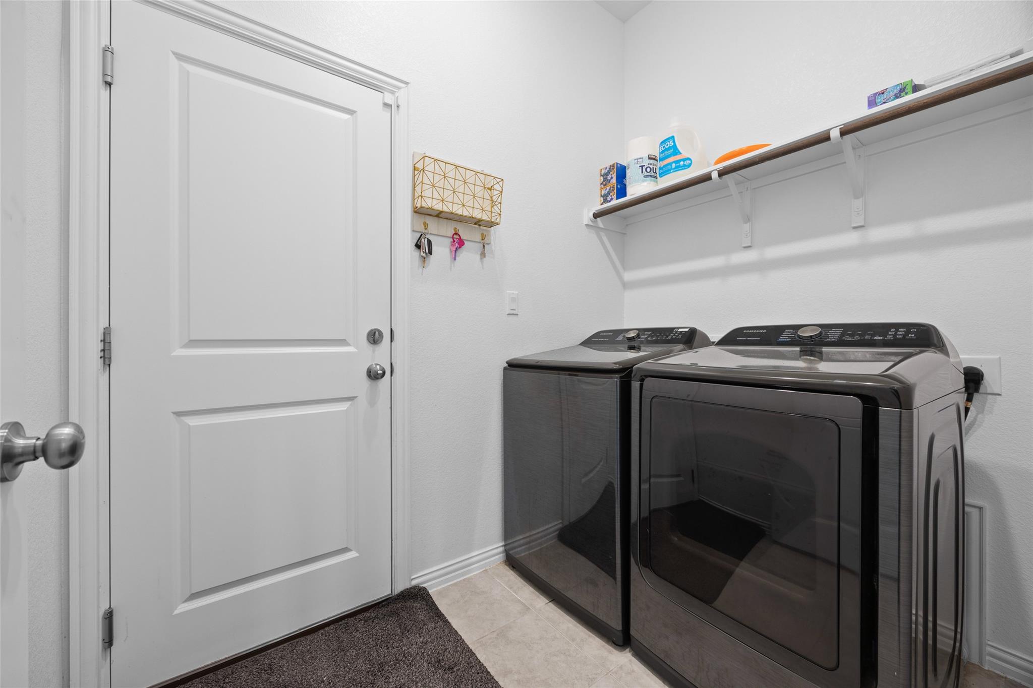 303 Eagle Ford Dr, Kyle, TX 78640