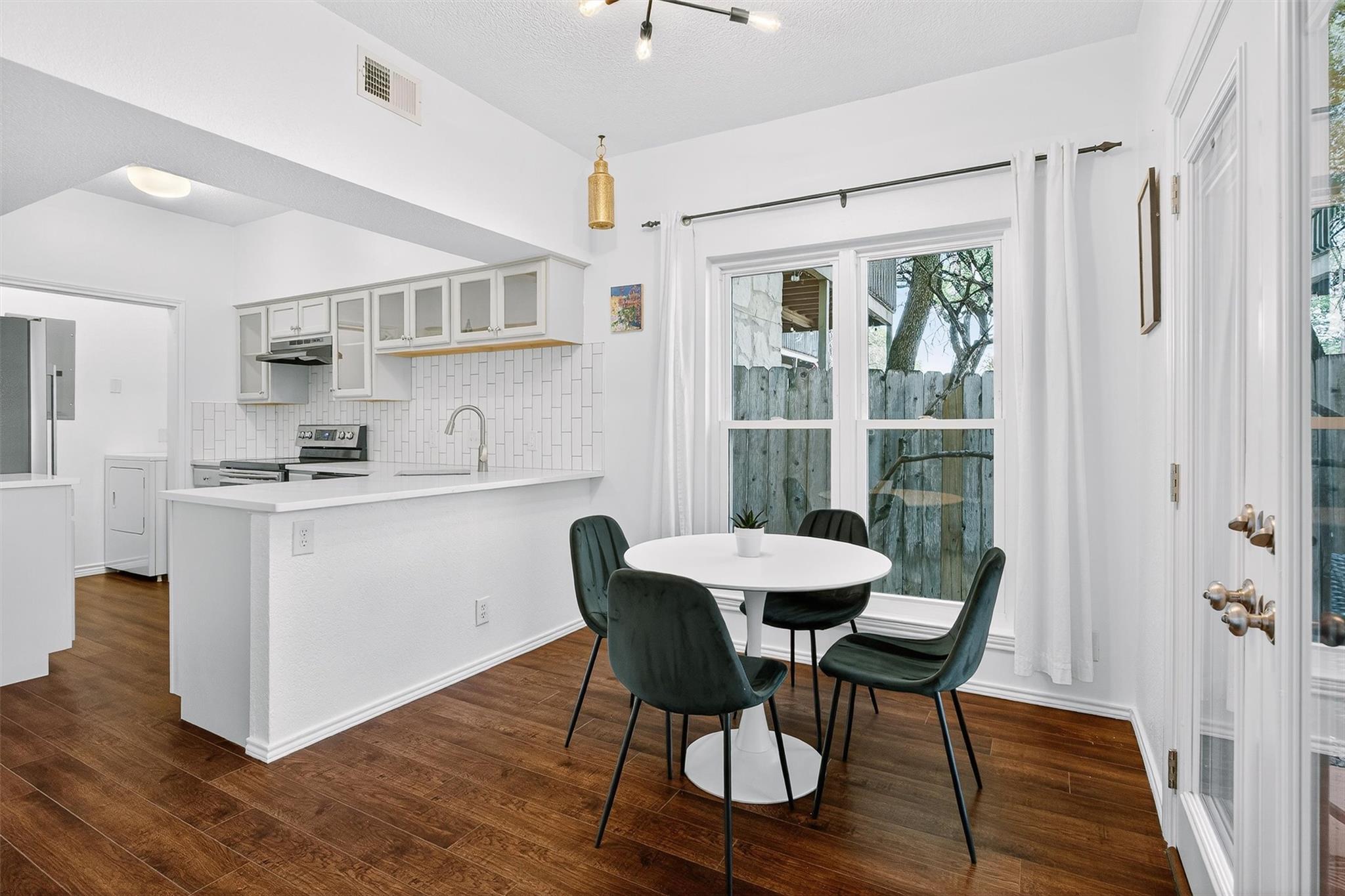 3809 Spicewood Springs Rd # 103, Austin, TX 78759