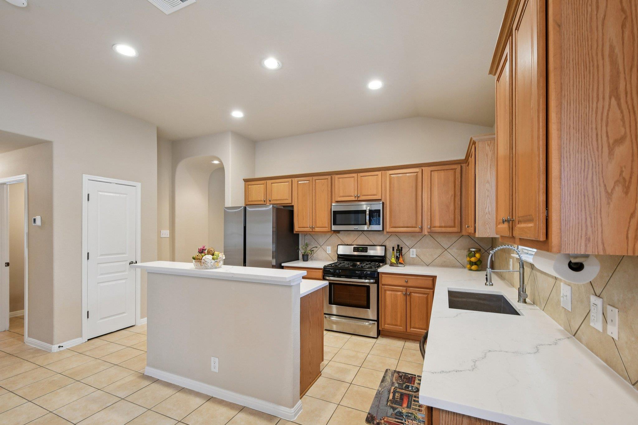 808 Great Sand Dunes Ave, Pflugerville, TX 78660