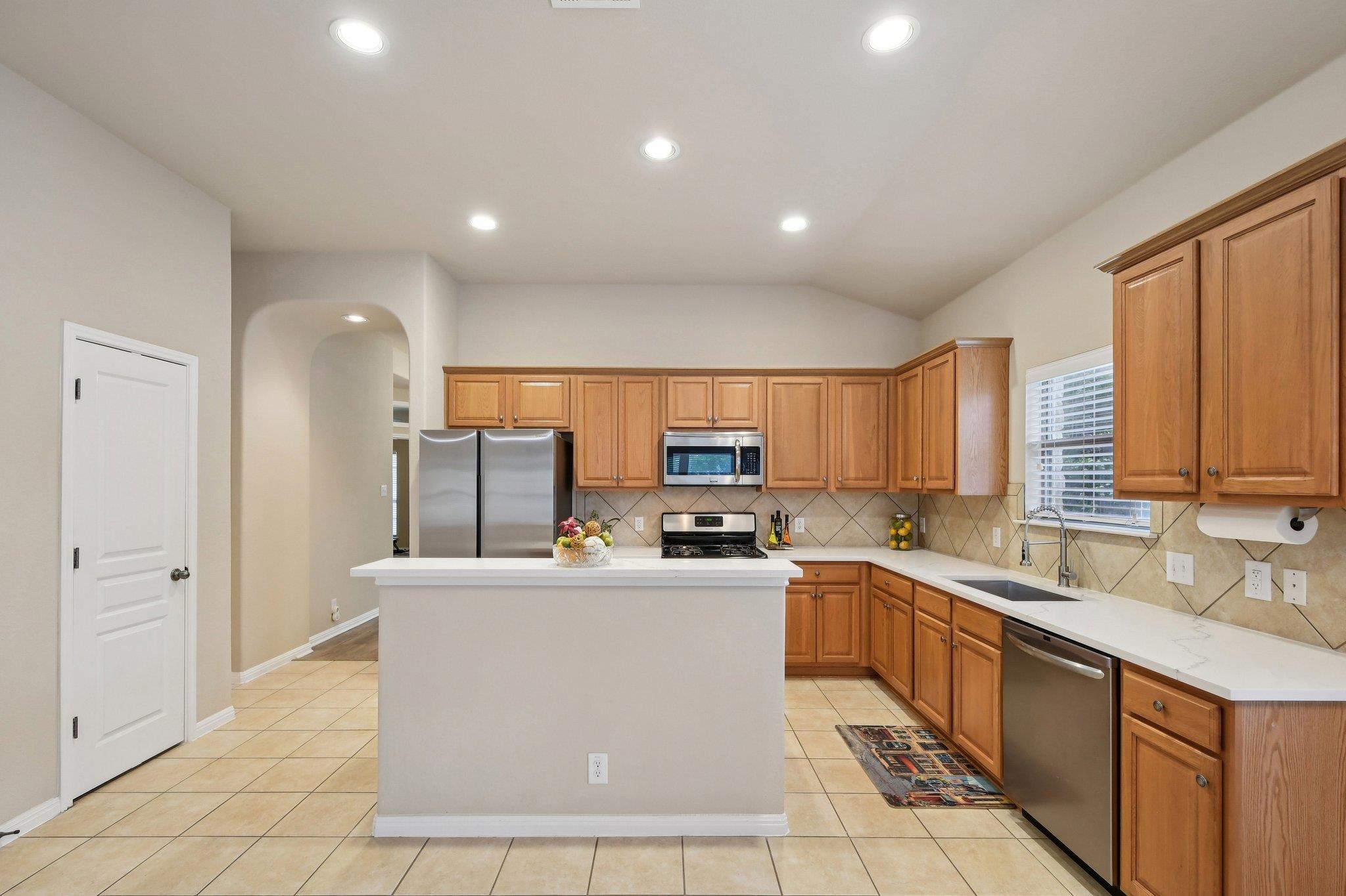 808 Great Sand Dunes Ave, Pflugerville, TX 78660
