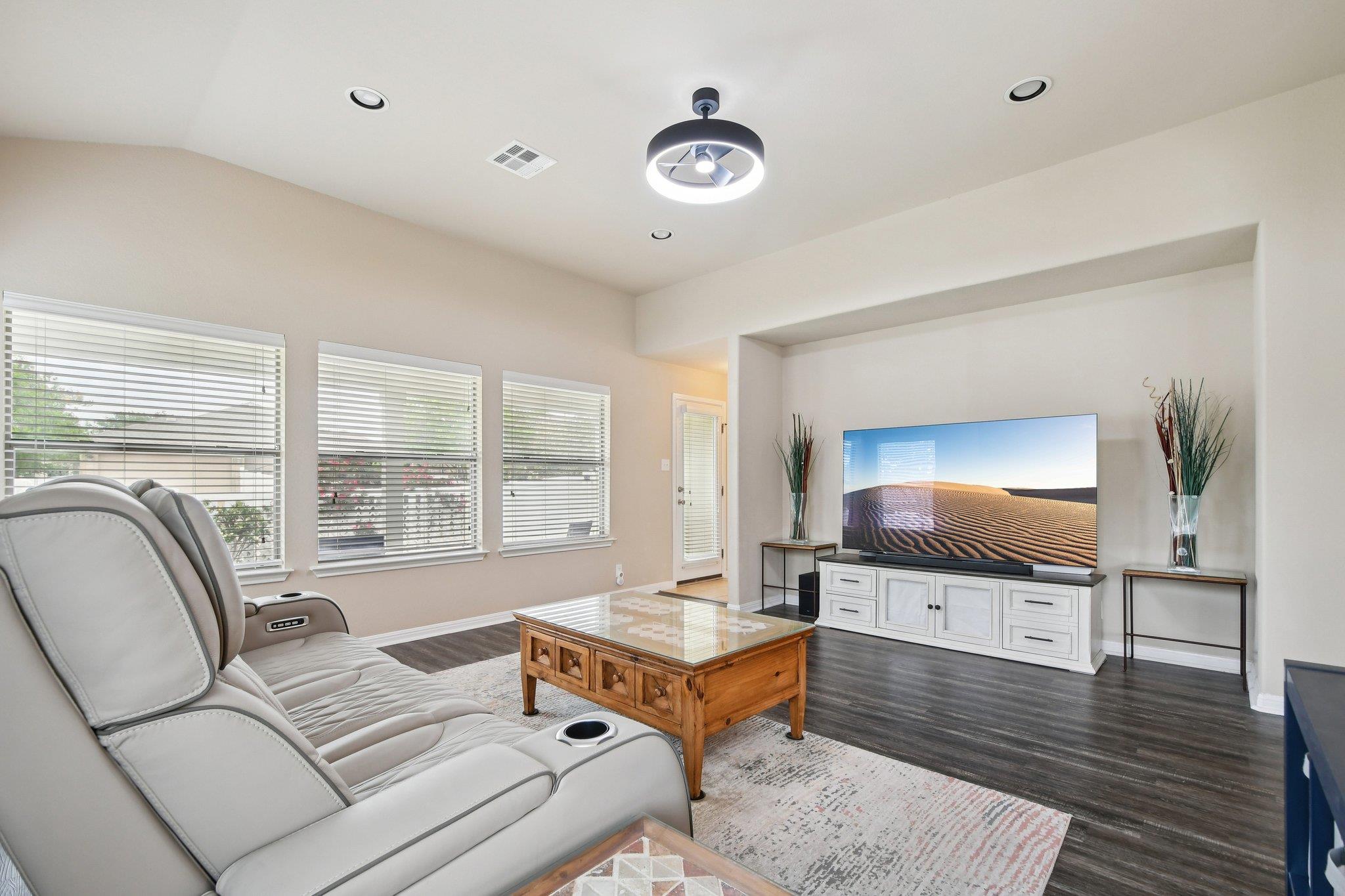808 Great Sand Dunes Ave, Pflugerville, TX 78660