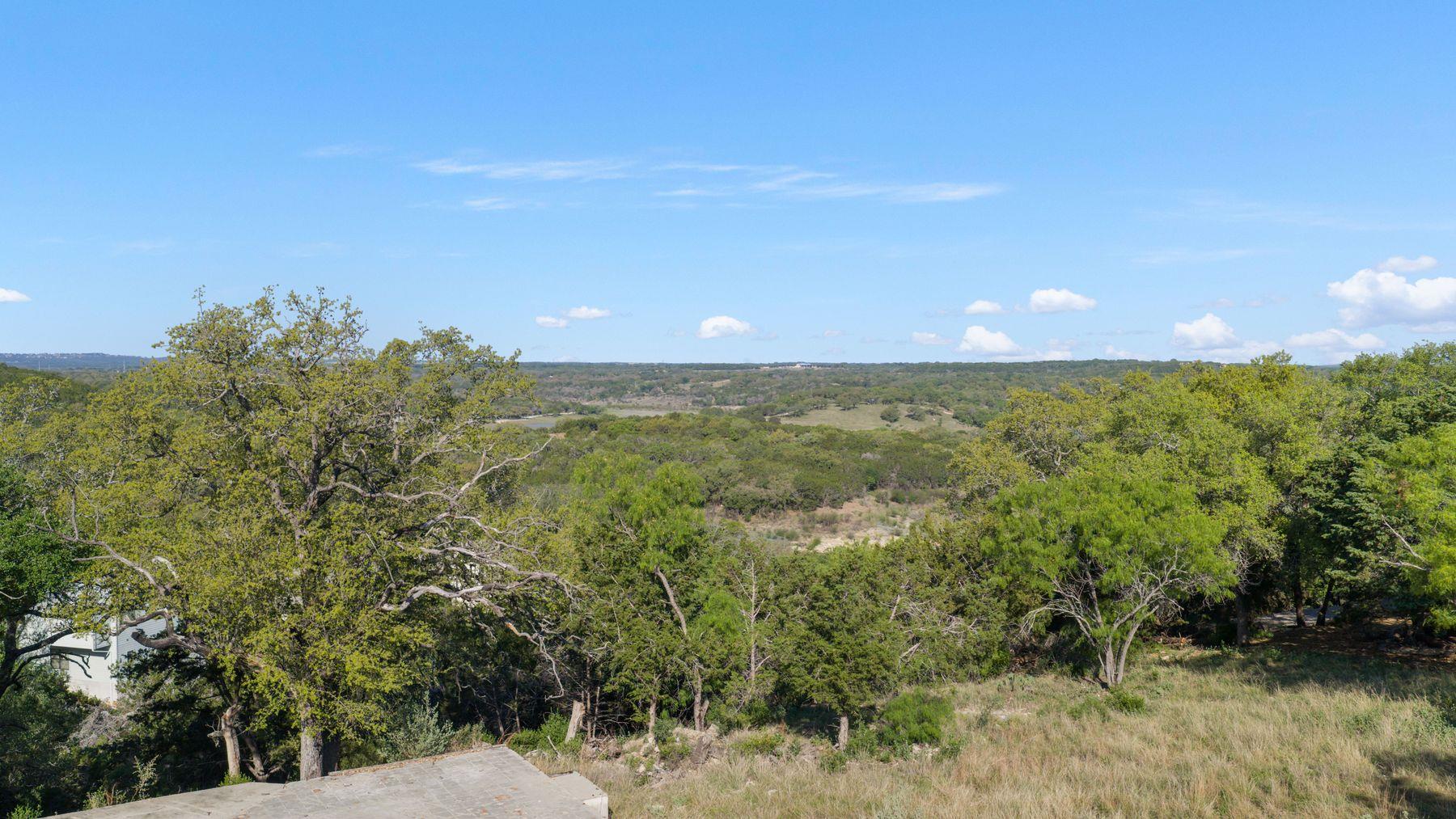 329 Kendall Dr, Spicewood, TX 78669