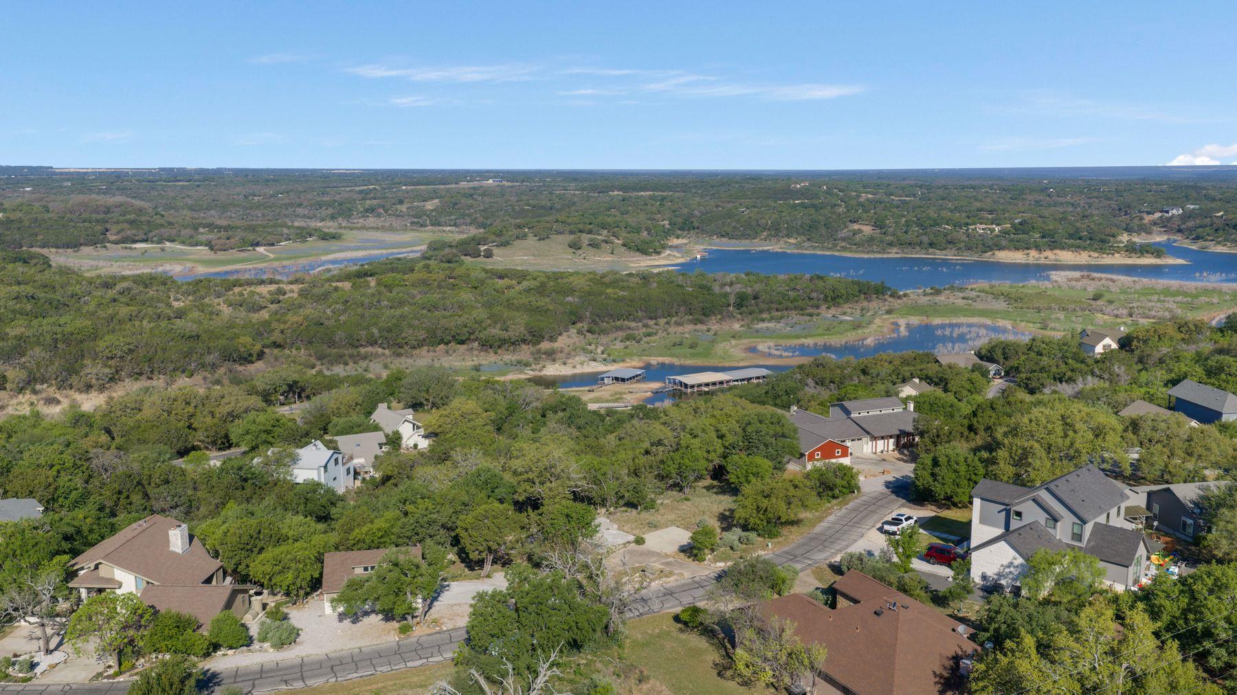 329 Kendall Dr, Spicewood, TX 78669