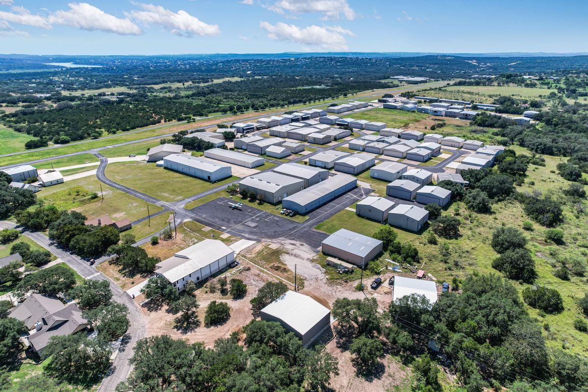 329 Kendall Dr, Spicewood, TX 78669