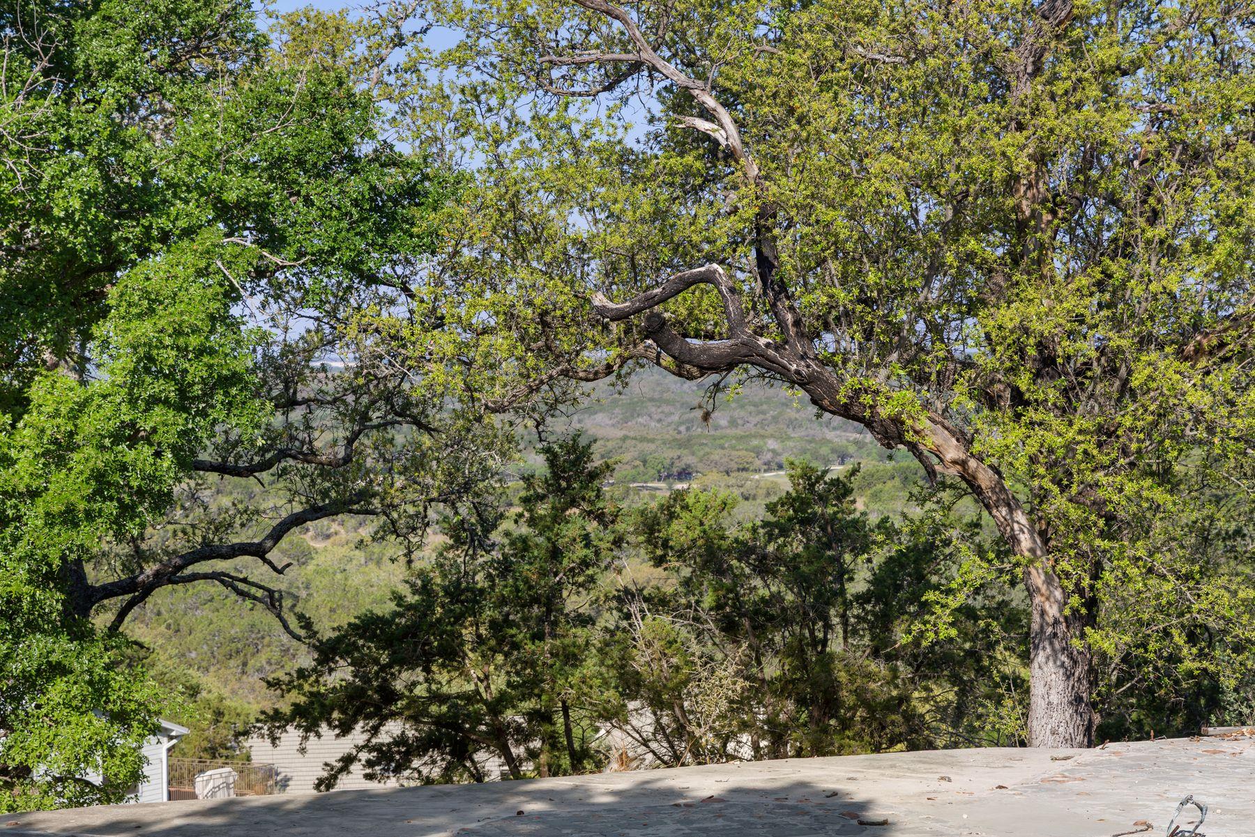 329 Kendall Dr, Spicewood, TX 78669