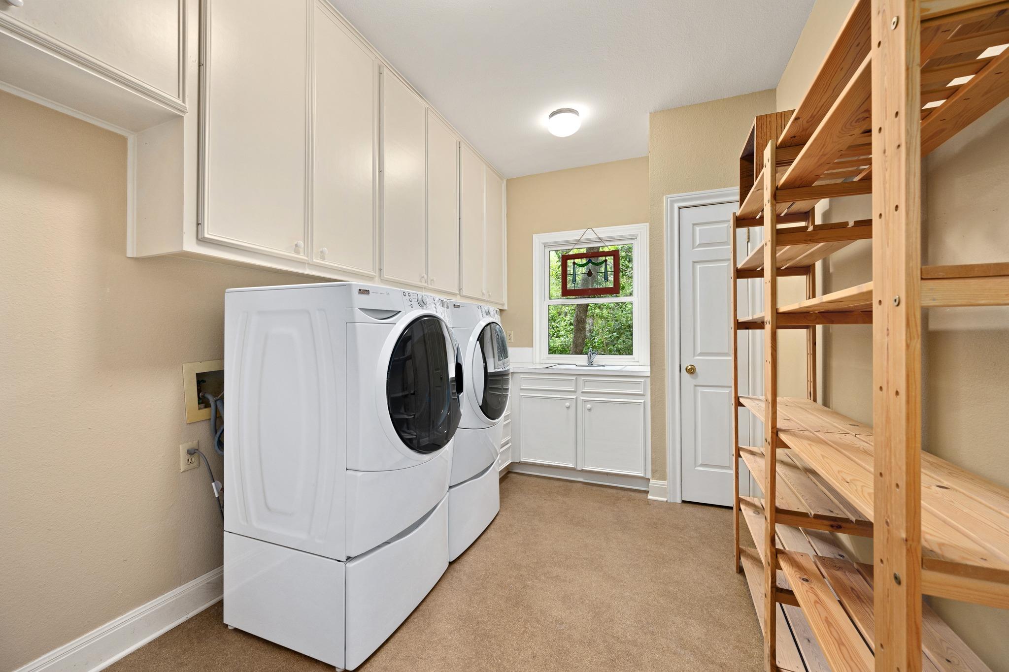 2900 Angelfire Ln, Austin, TX 78746