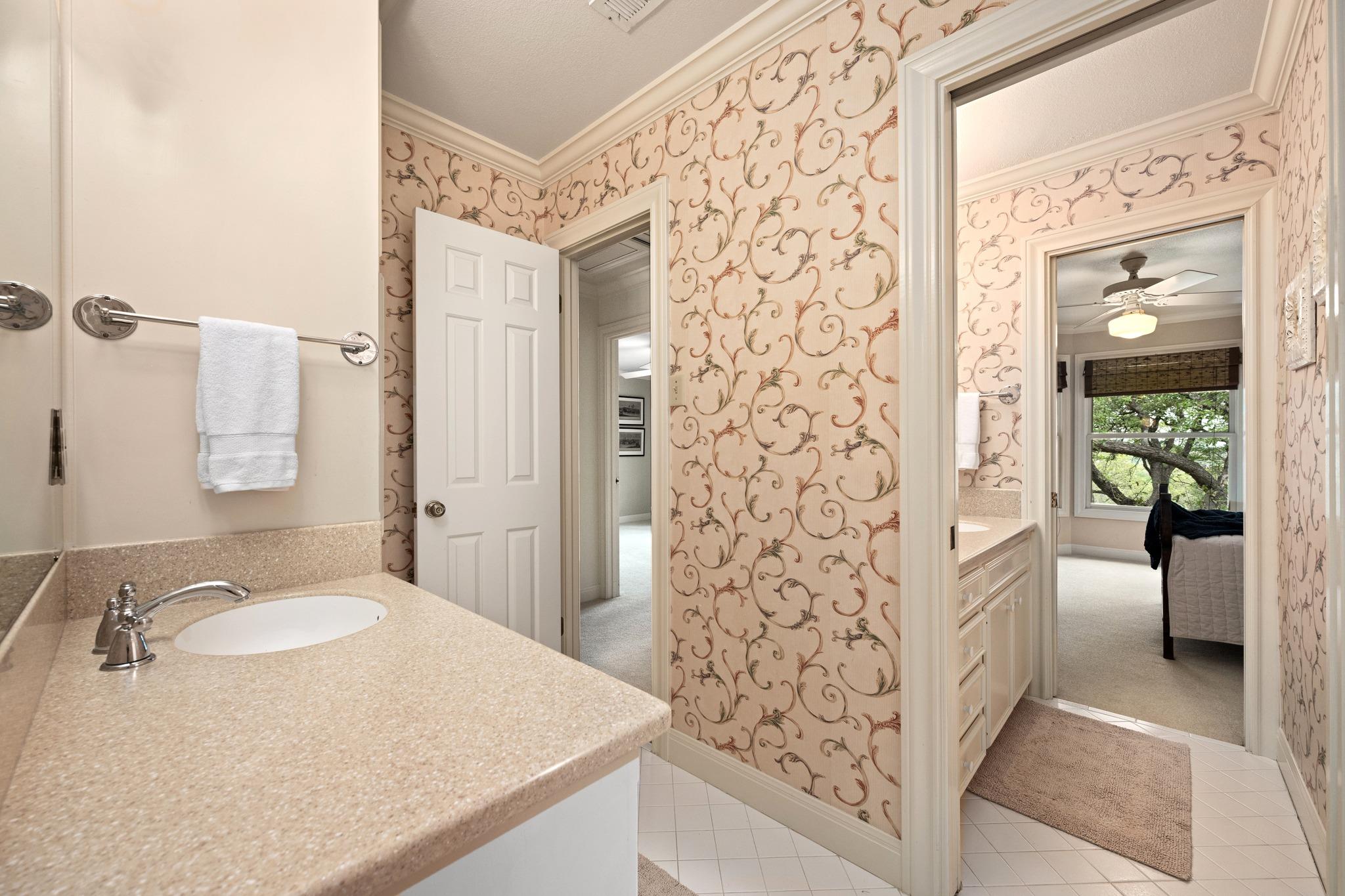 2900 Angelfire Ln, Austin, TX 78746