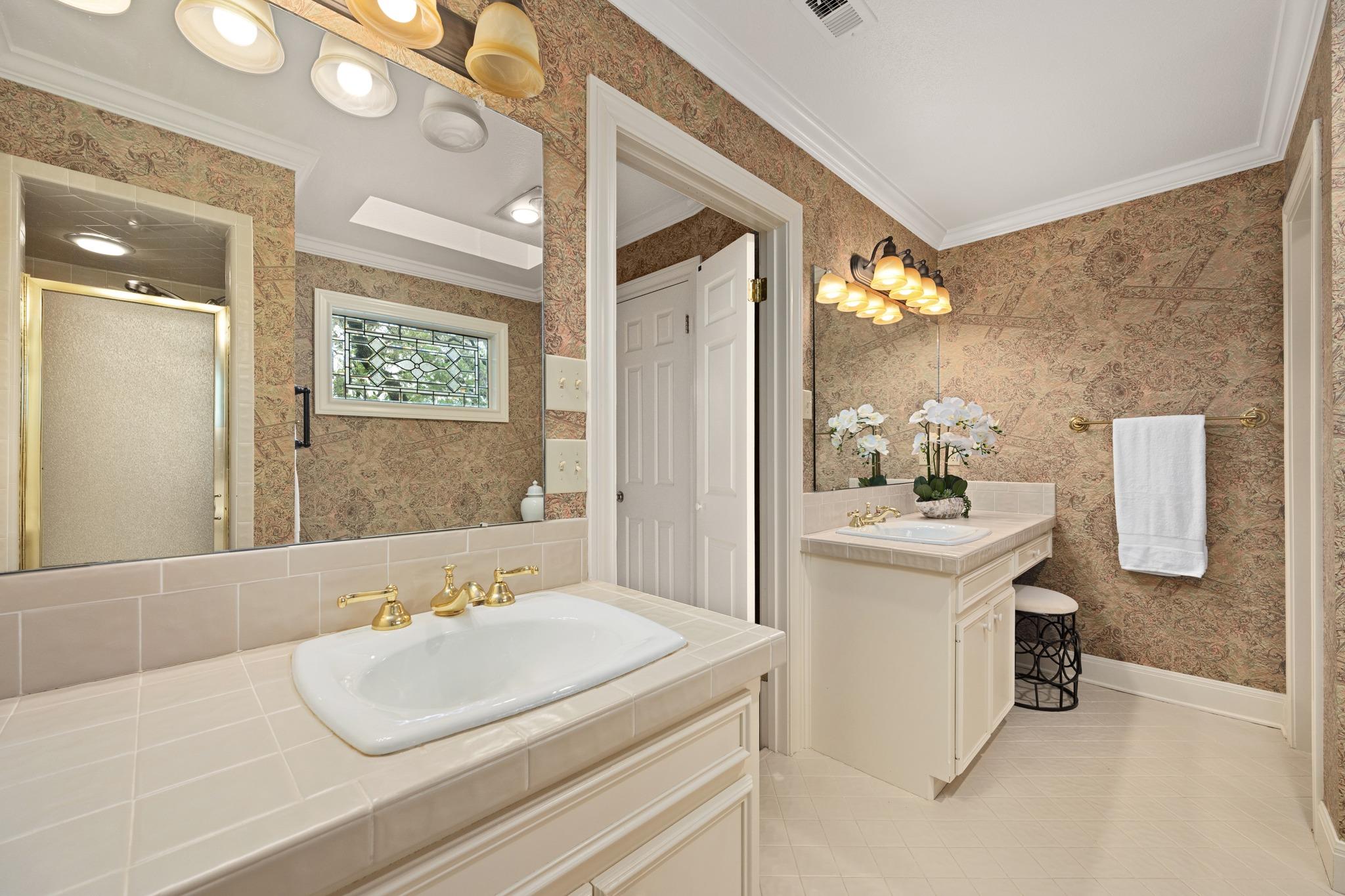 2900 Angelfire Ln, Austin, TX 78746