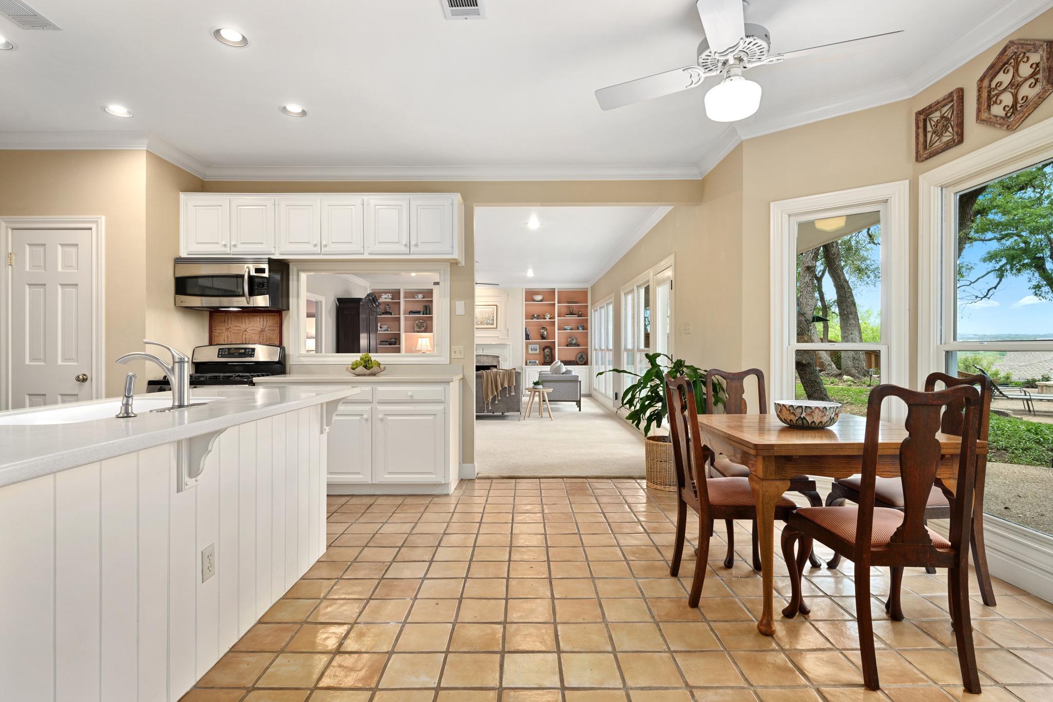 2900 Angelfire Ln, Austin, TX 78746