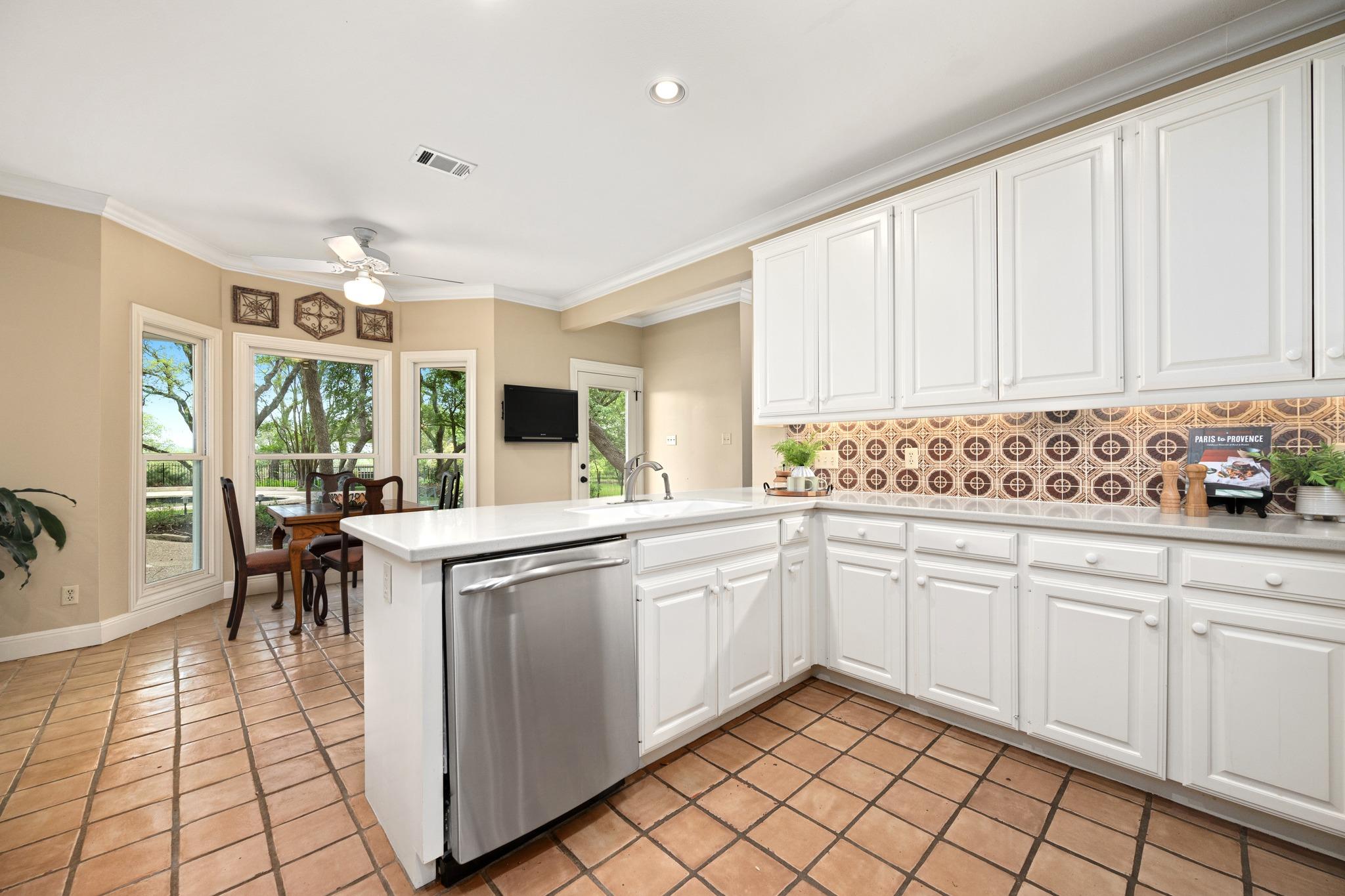 2900 Angelfire Ln, Austin, TX 78746