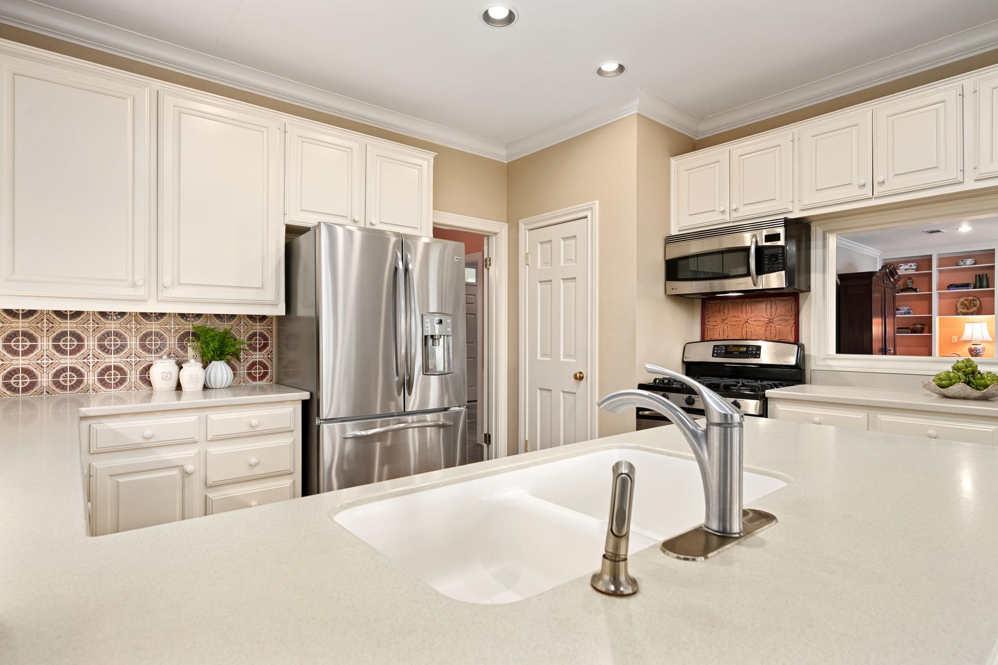 2900 Angelfire Ln, Austin, TX 78746