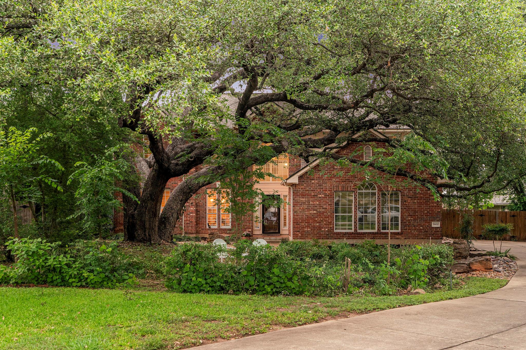 5800 Anselm Ct, Austin, TX 78739