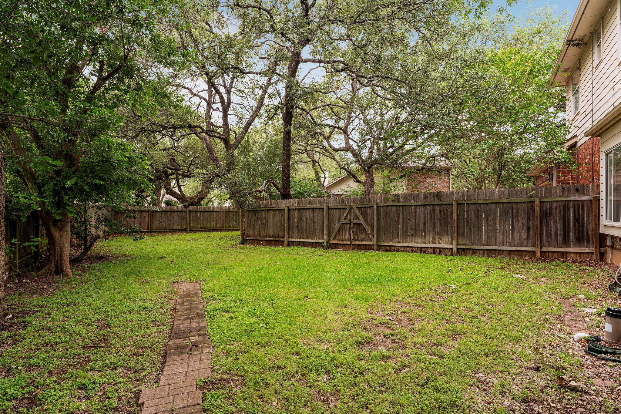 5800 Anselm Ct, Austin, TX 78739