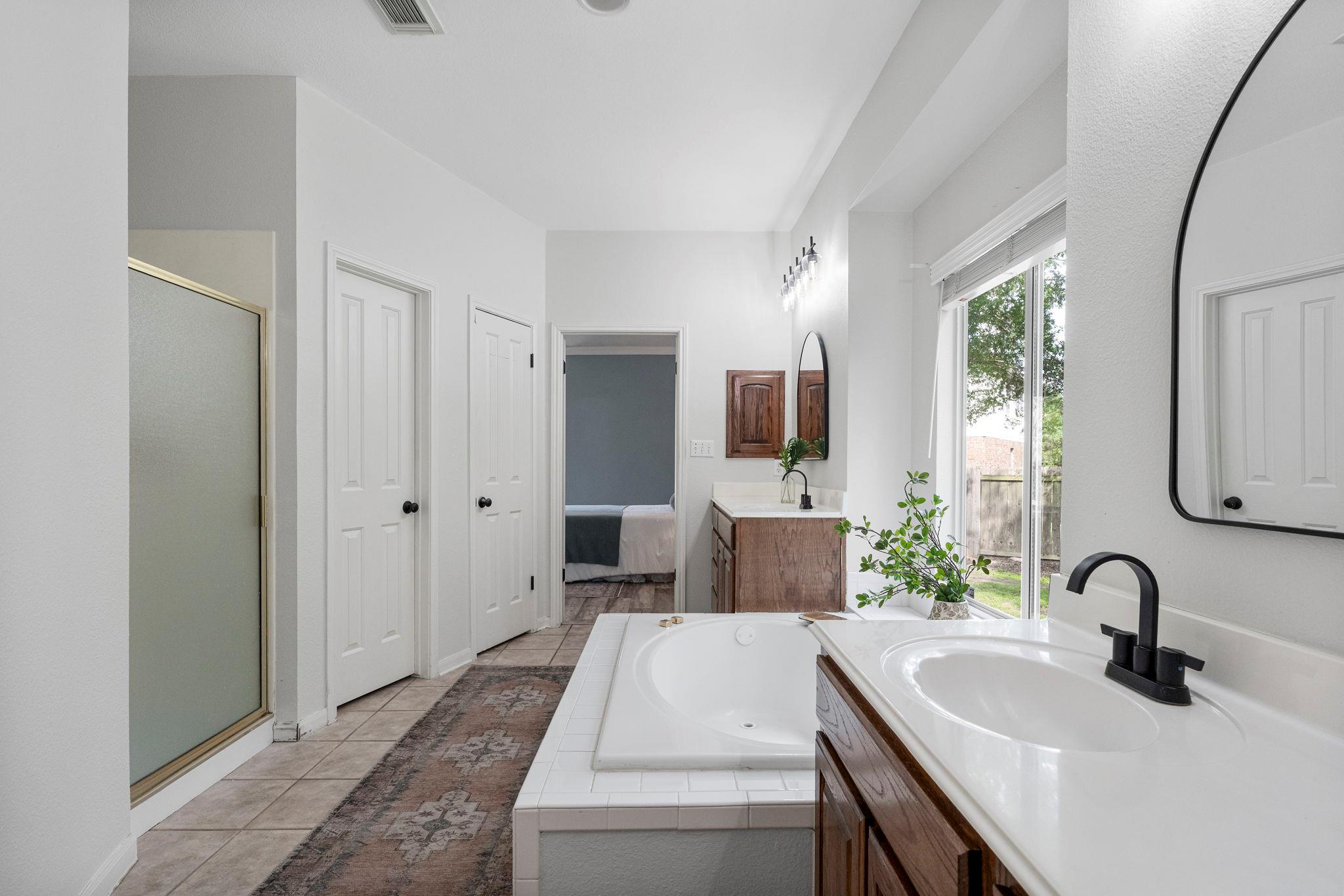 5800 Anselm Ct, Austin, TX 78739