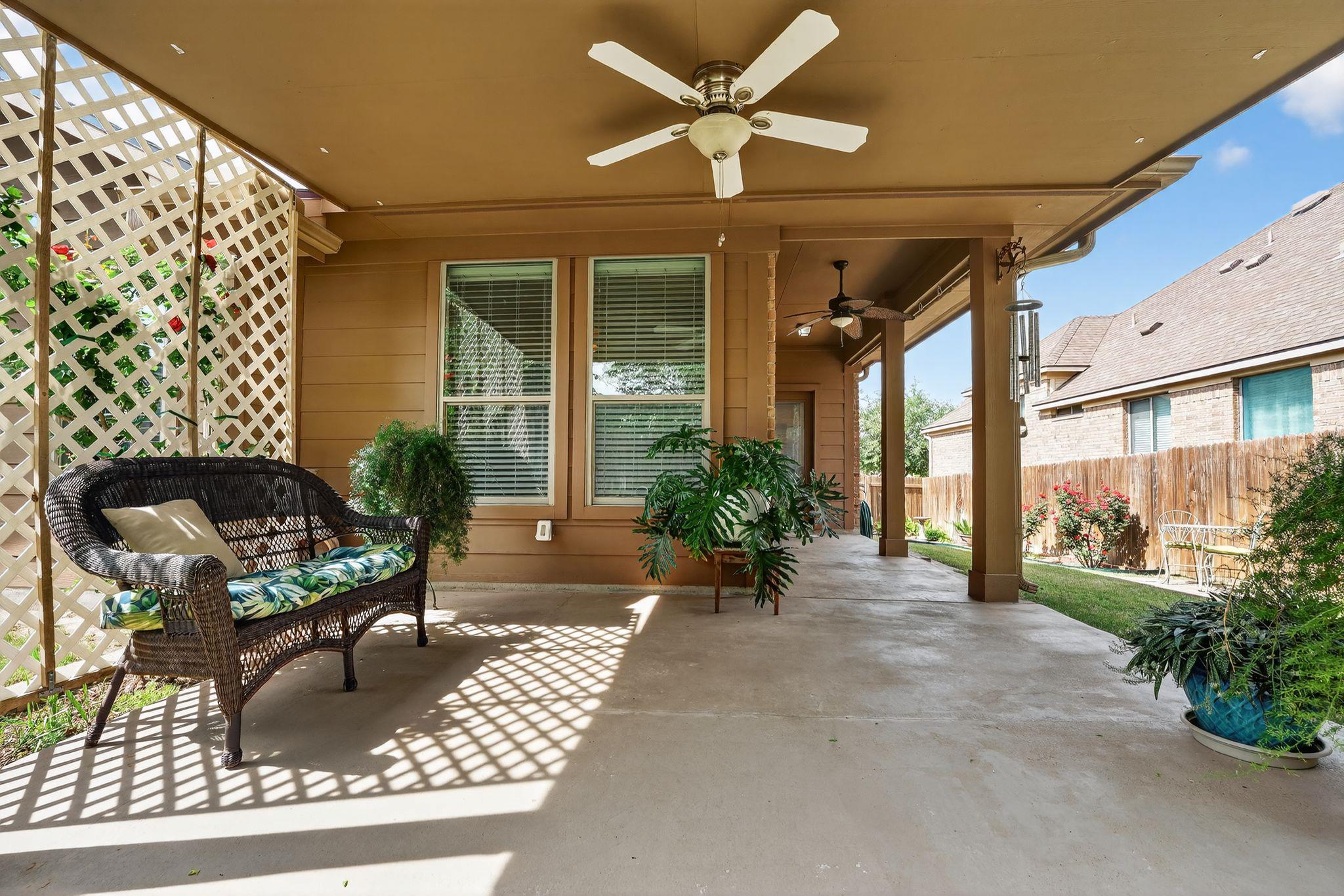 1812 Paseo Verde Dr, Leander, TX 78641