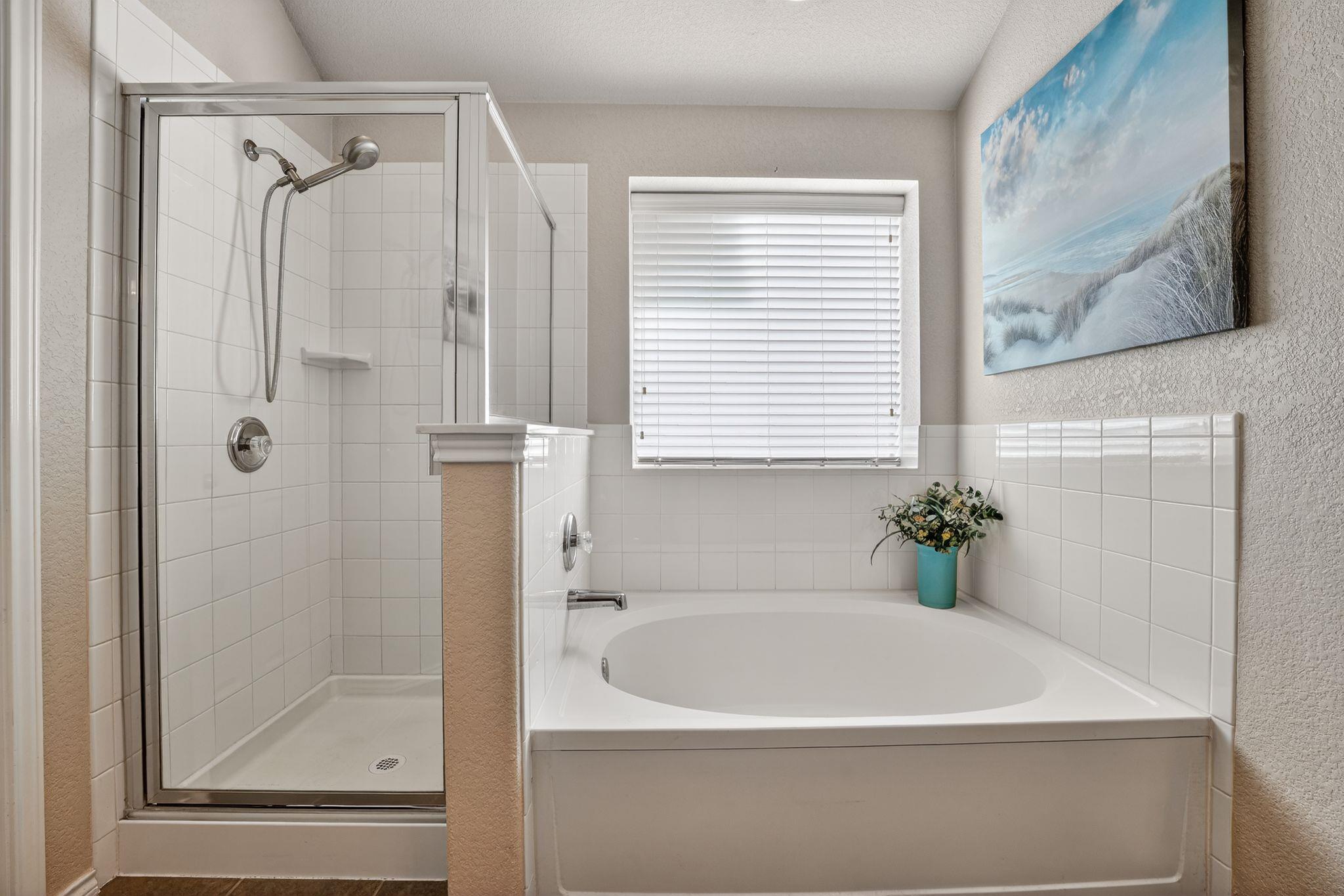 1812 Paseo Verde Dr, Leander, TX 78641