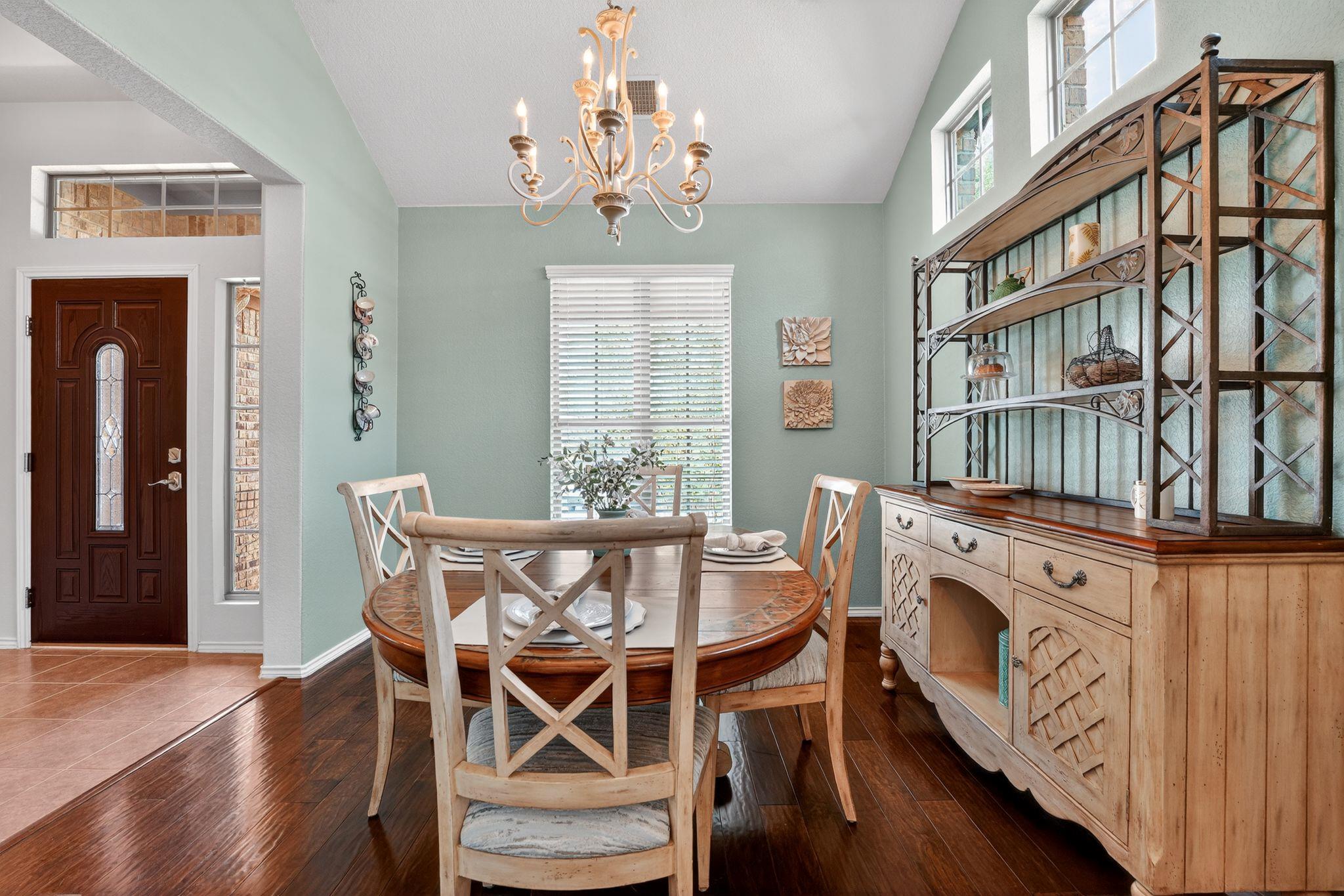 1812 Paseo Verde Dr, Leander, TX 78641