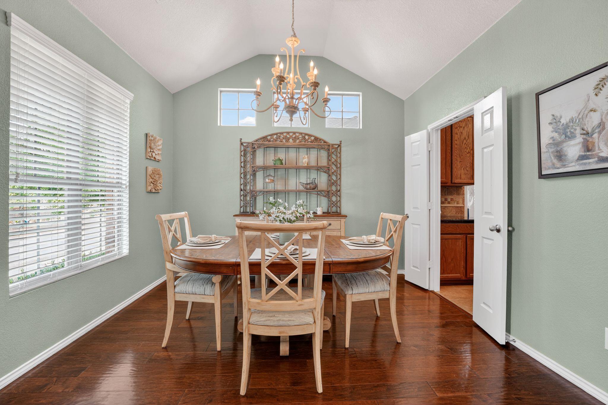 1812 Paseo Verde Dr, Leander, TX 78641