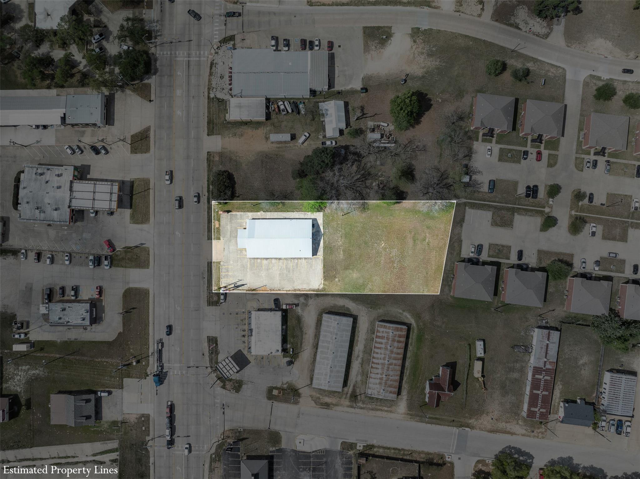 1306 W Cameron Ave, Rockdale, TX 76567