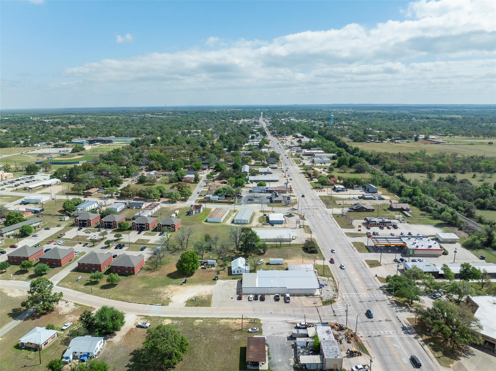 1306 W Cameron Ave, Rockdale, TX 76567