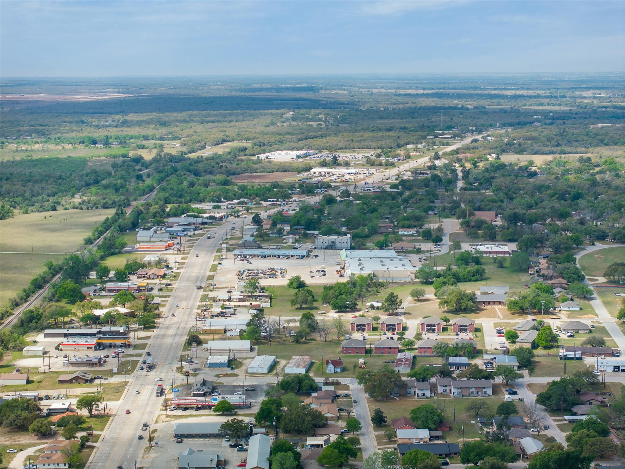 1306 W Cameron Ave, Rockdale, TX 76567