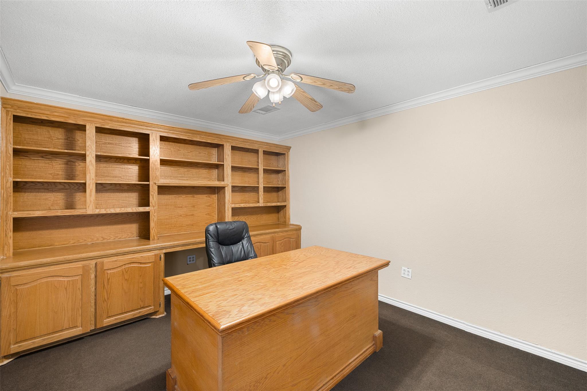 1306 W Cameron Ave, Rockdale, TX 76567