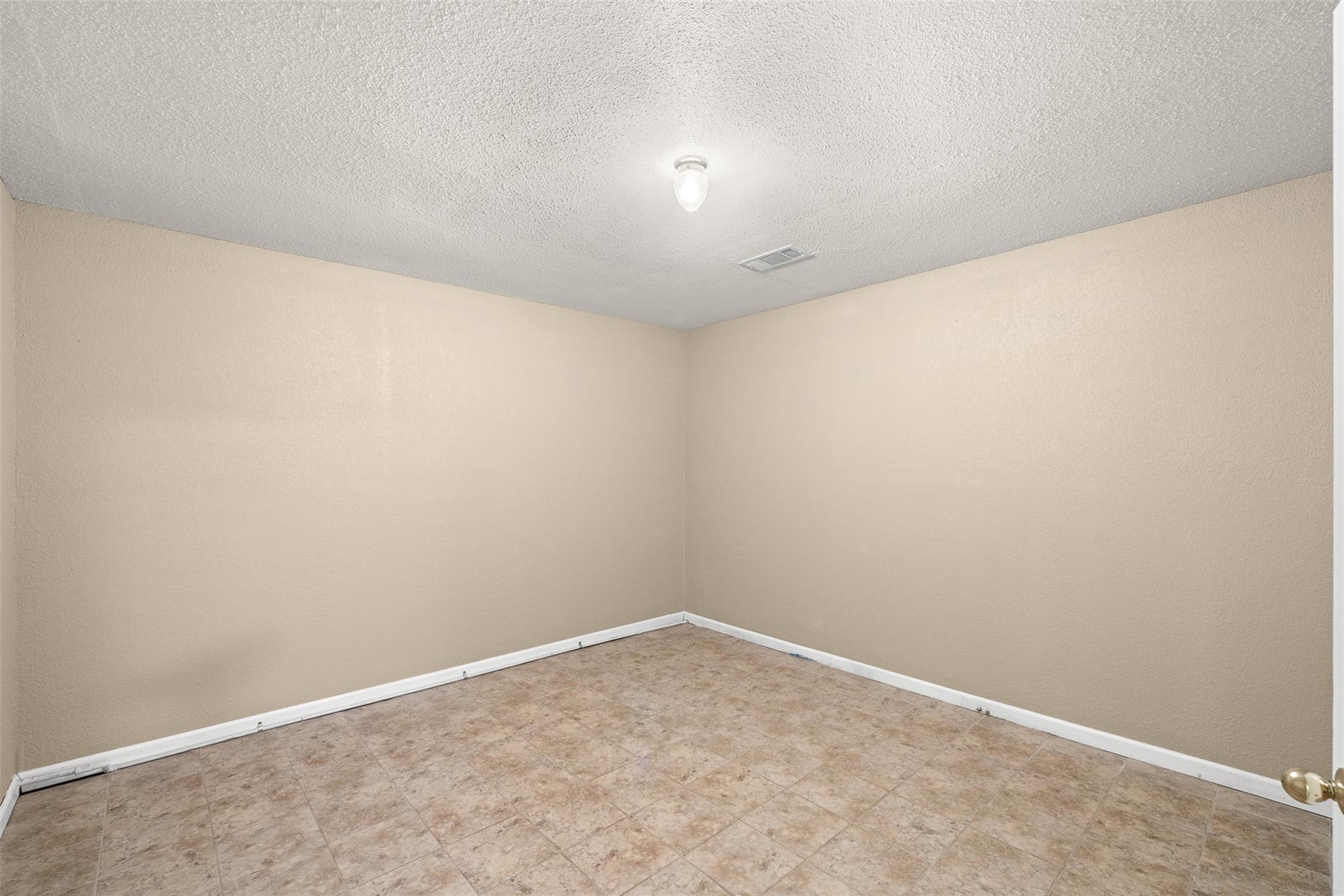 1306 W Cameron Ave, Rockdale, TX 76567